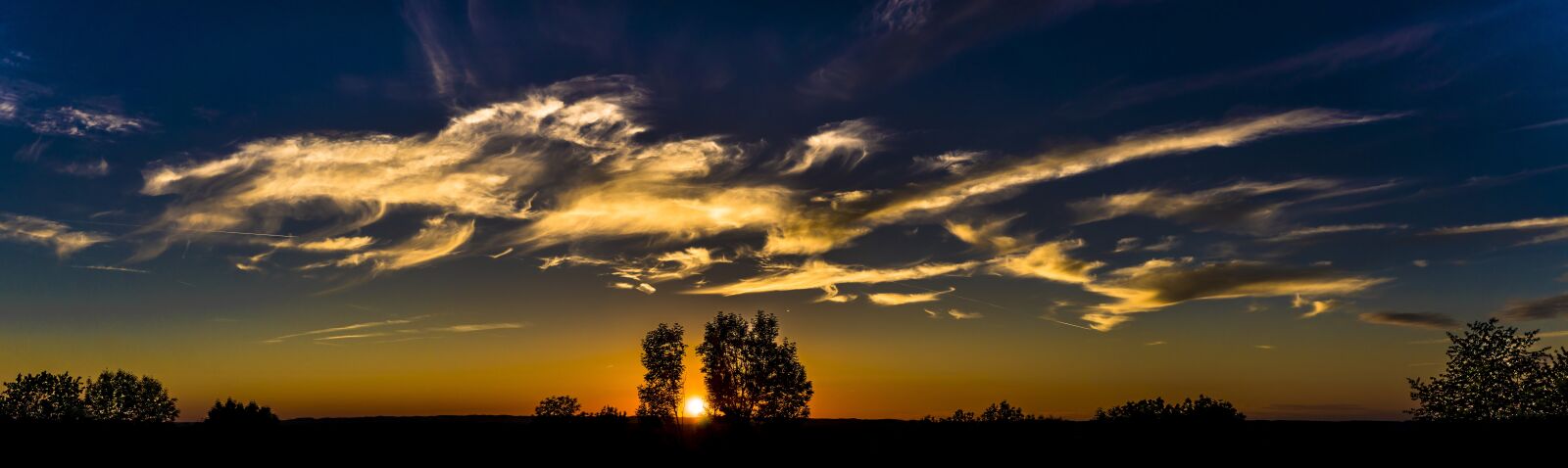 Sony a6300 + Sigma 30mm F2.8 EX DN sample photo. Panorama, sunset, sky photography
