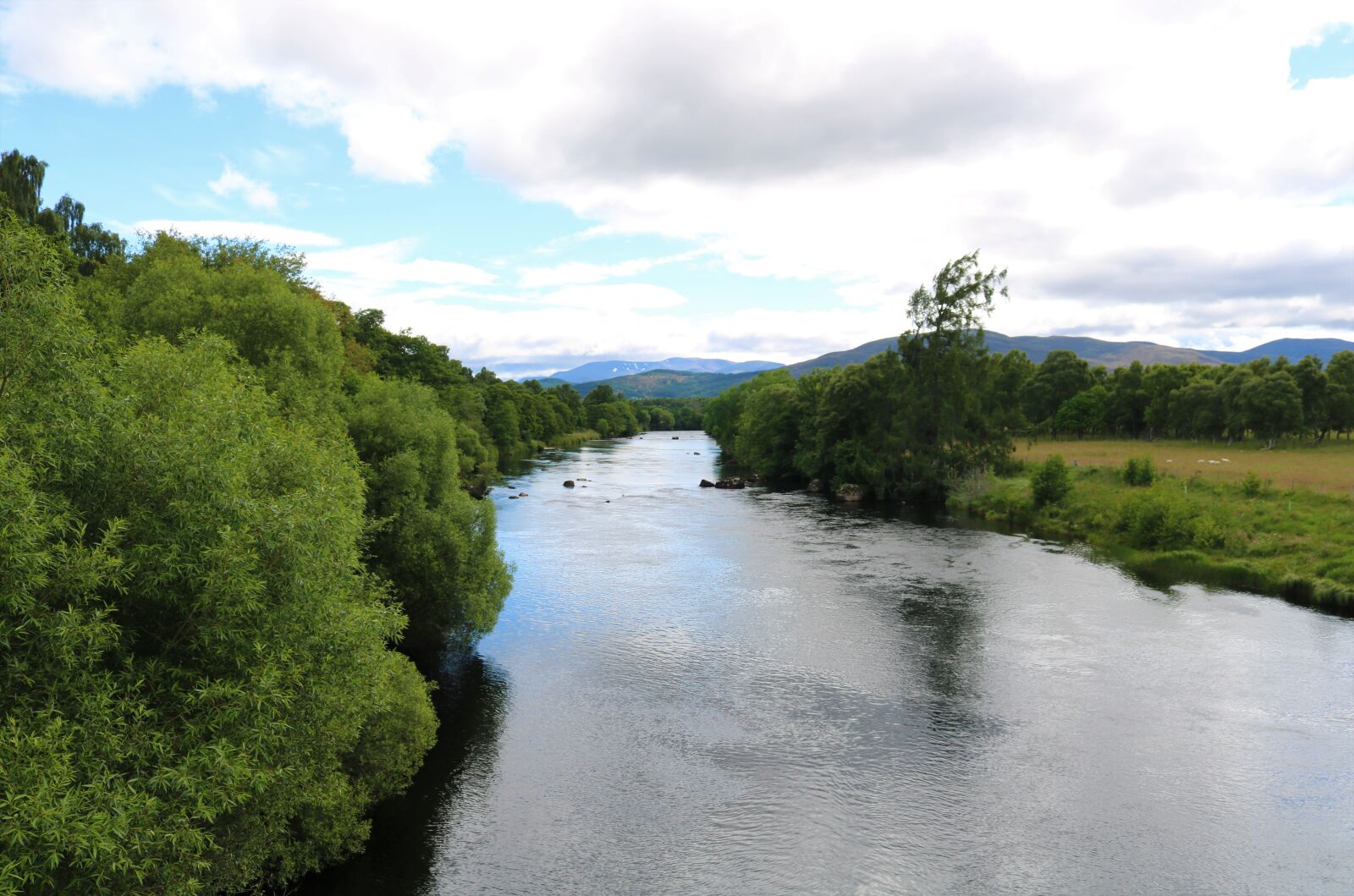 Canon EOS 750D (EOS Rebel T6i / EOS Kiss X8i) + Canon EF-S 18-55mm F3.5-5.6 IS STM sample photo. River, water, riverbank photography