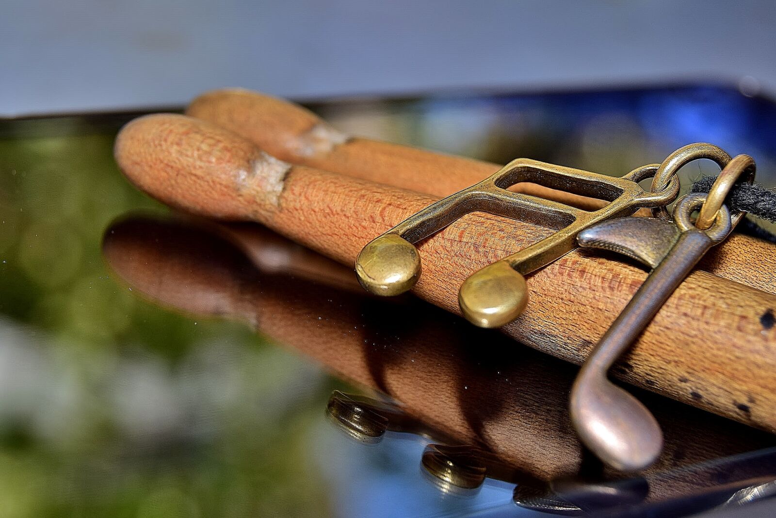 Nikon D3300 sample photo. Music, battery, cellular photography