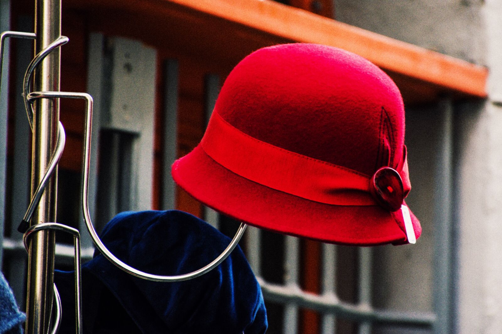Nikon D5600 sample photo. Red, hat, street photography