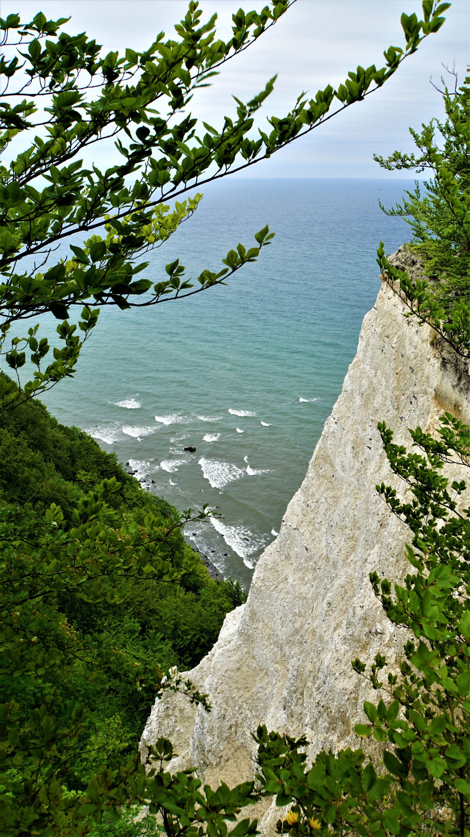 Sony E 18-200mm F3.5-6.3 OSS LE sample photo. White cliffs, baltic sea photography