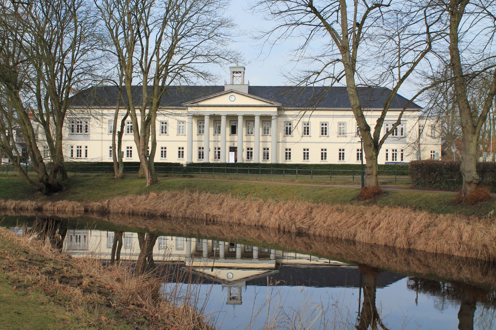 Canon EOS 1100D (EOS Rebel T3 / EOS Kiss X50) sample photo. House, architecture, oldenburg photography