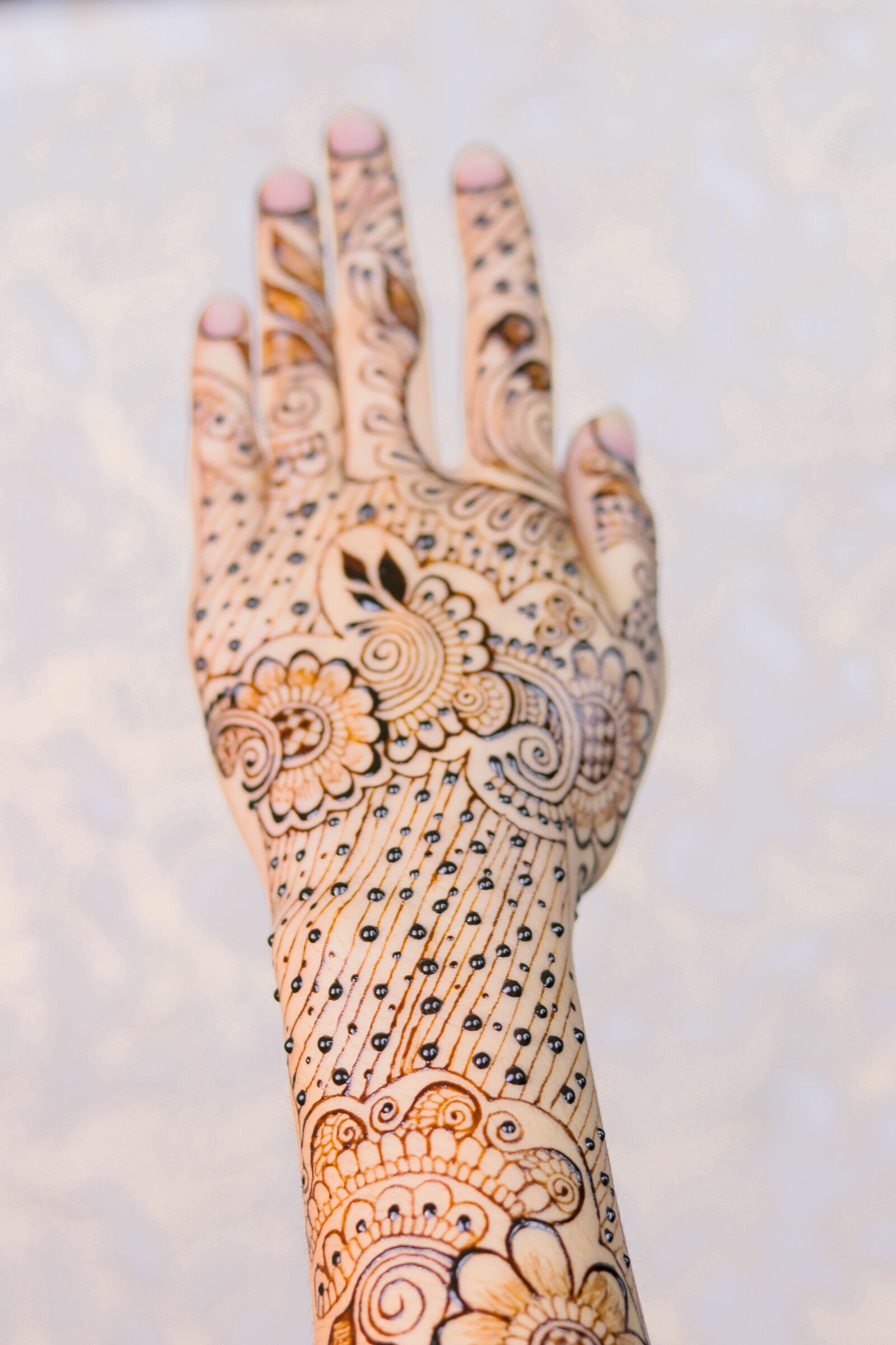 Canon EOS 80D sample photo. Henna, bride, wedding photography