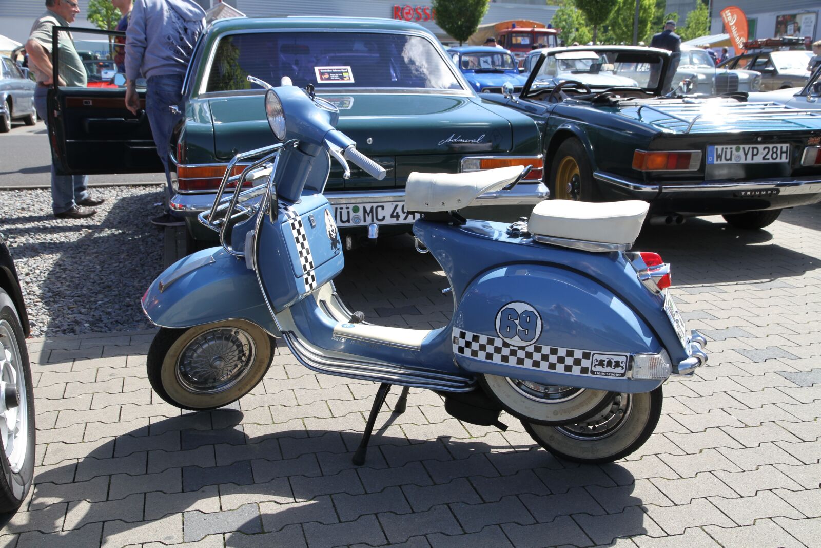 Canon EOS 7D sample photo. Vespa, roller, motor scooter photography