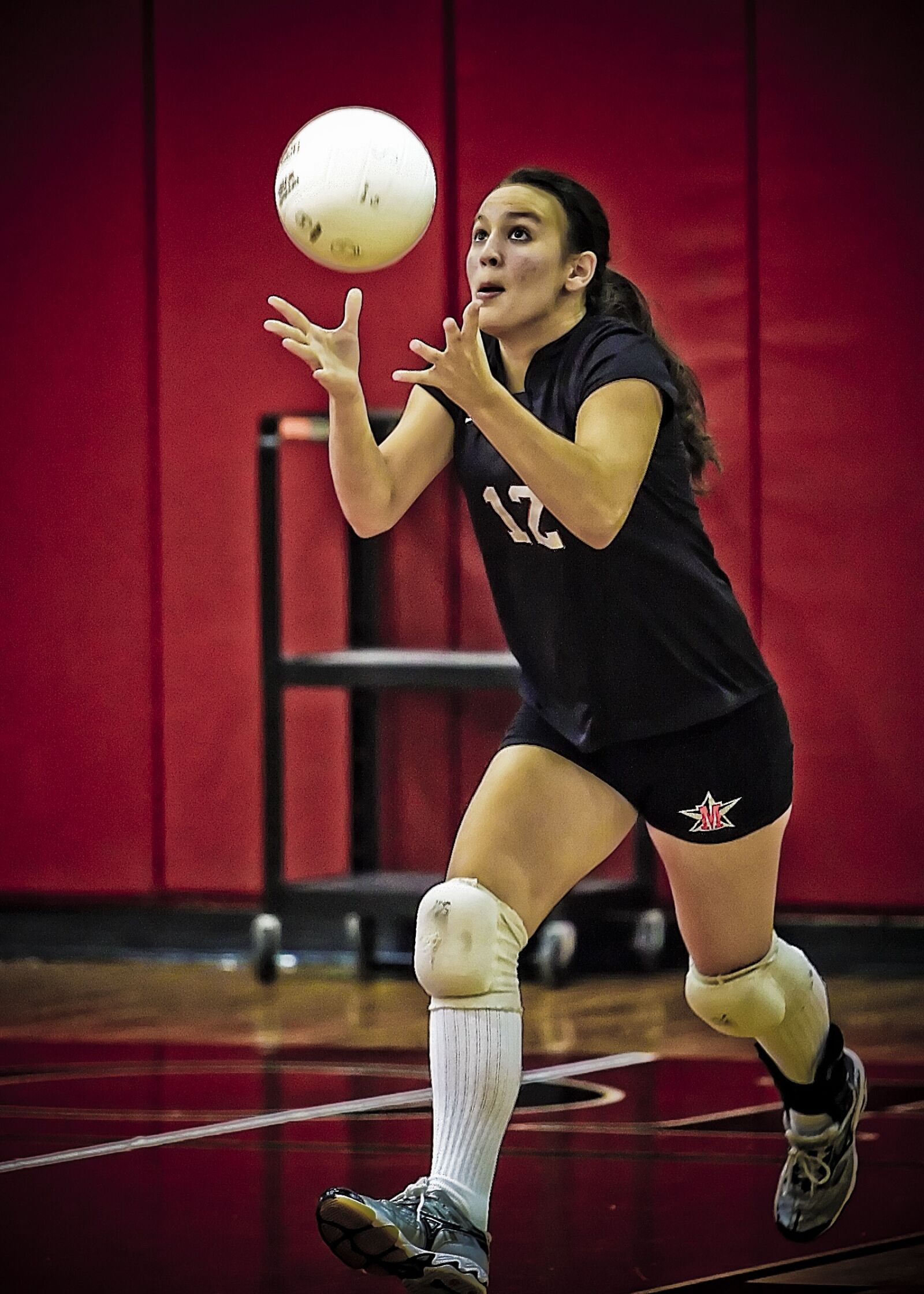 Canon EOS 20D sample photo. Volleyball, serving, girl photography