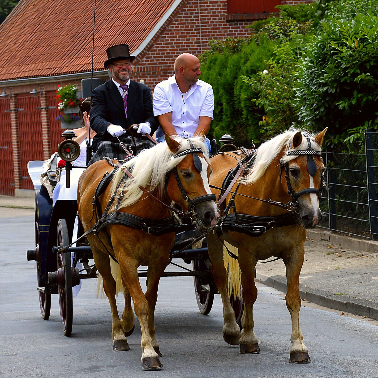 Nikon D3200 sample photo. Wedding, coach, bride and photography