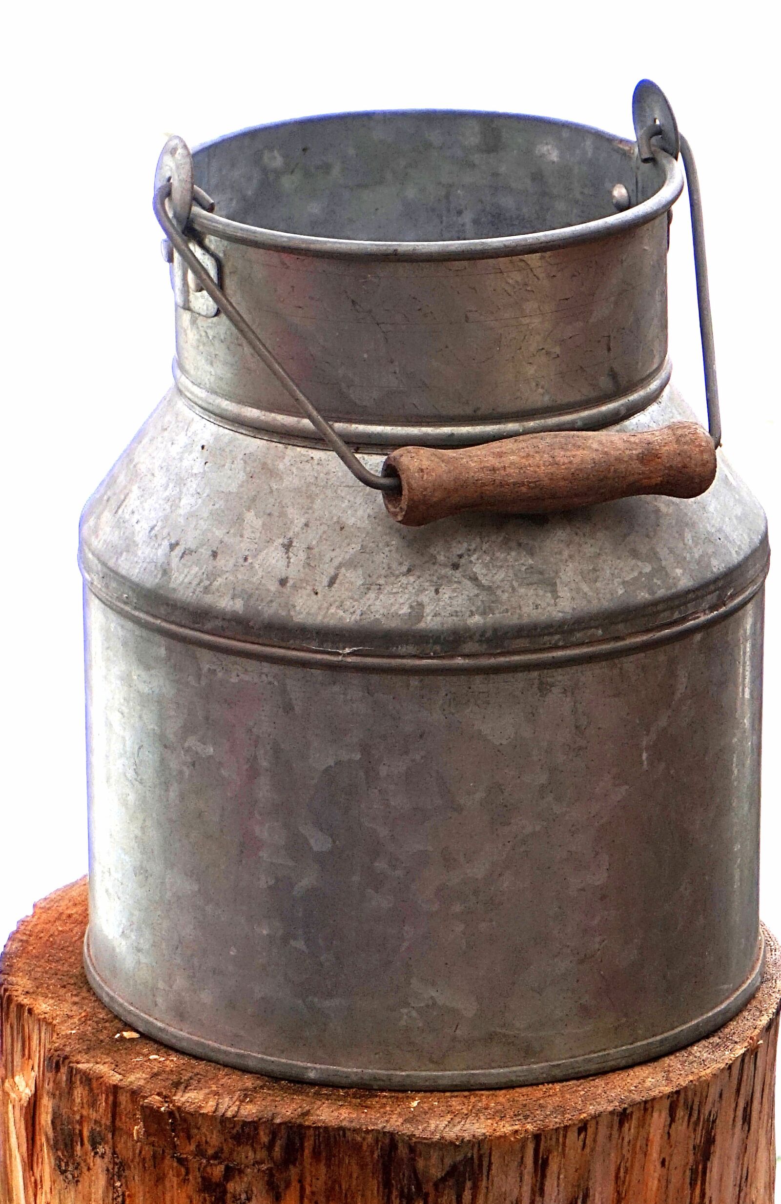 Sony Alpha a5000 (ILCE 5000) sample photo. Milk can, rusty, container photography