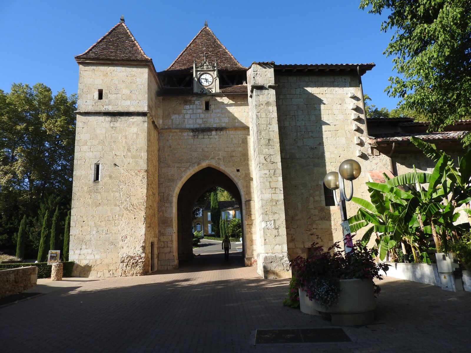 Nikon Coolpix P610 sample photo. Poret, barbotan, baths photography