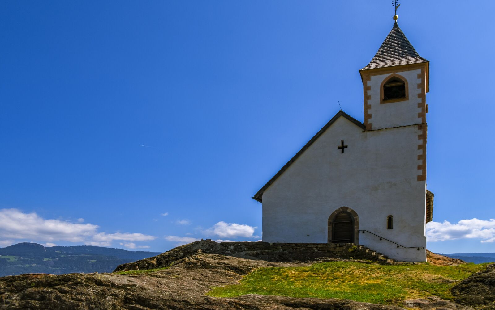 Tamron 28-300mm F3.5-6.3 Di VC PZD sample photo. Church, mountains, south tyrol photography