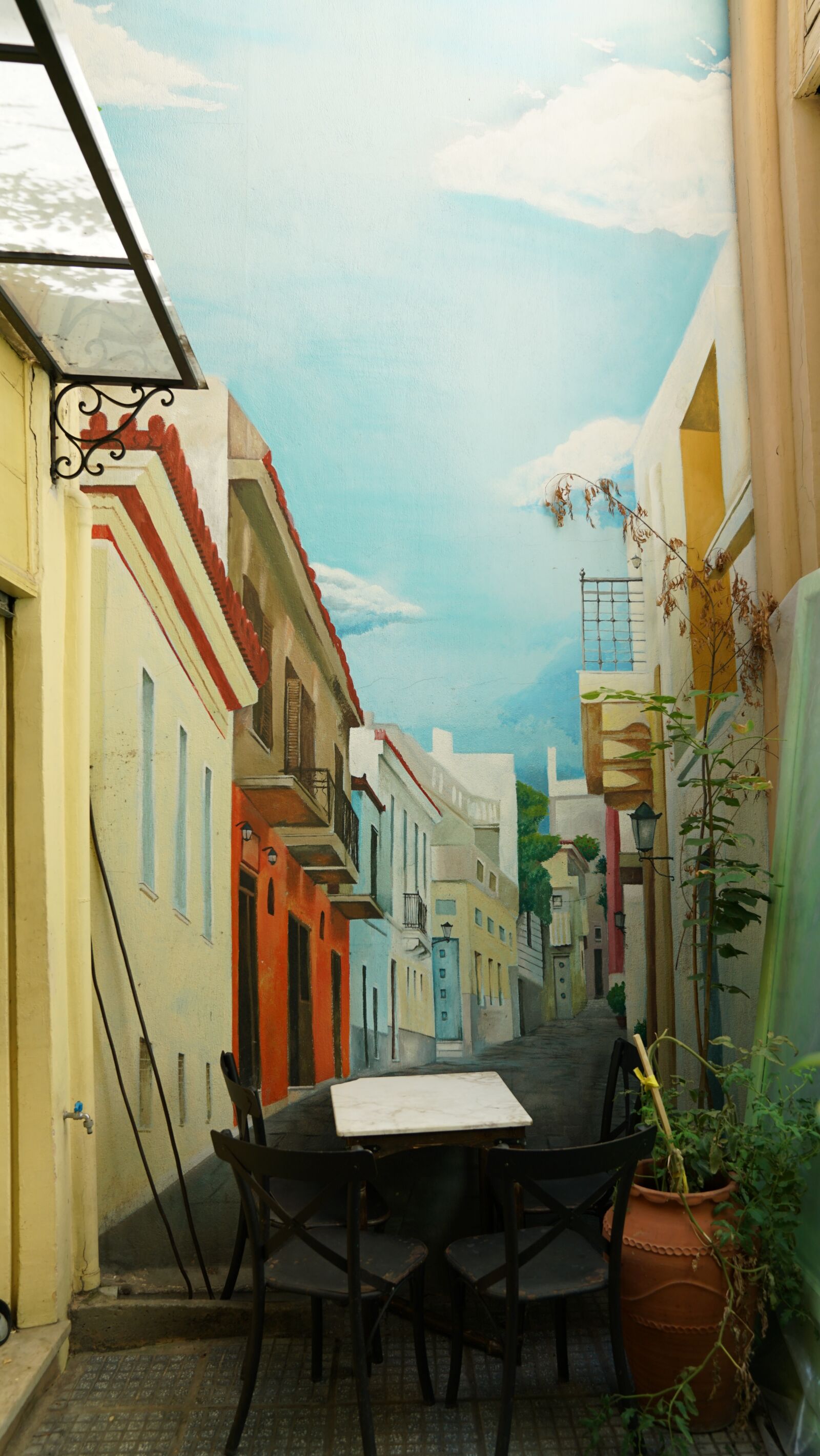 Sony a7R II + Sony FE 24-70mm F2.8 GM sample photo. Wall, painting, art photography