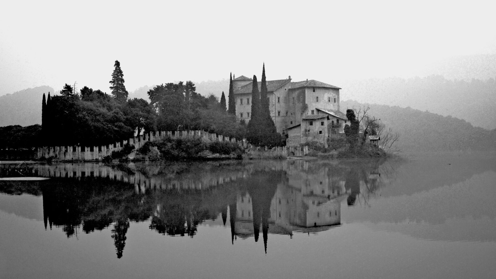 Nikon D7000 sample photo. Castle, reflections, trentino photography