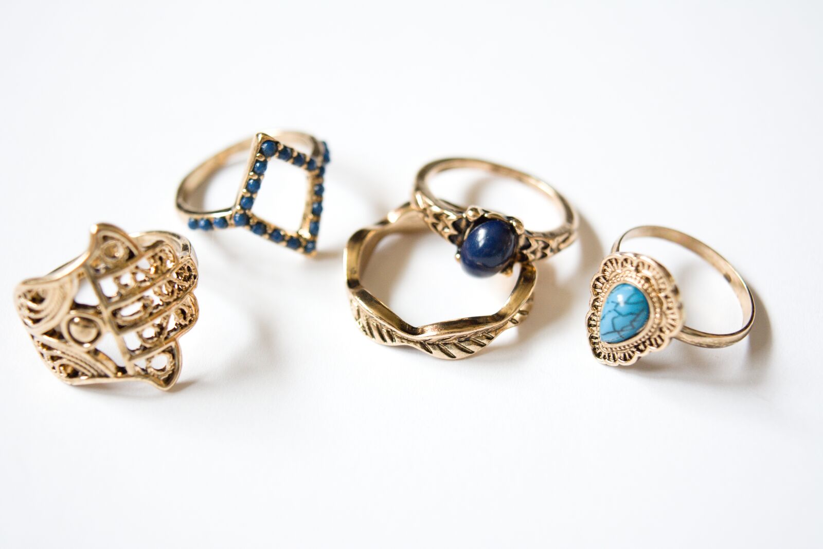 18.00 - 55.00 mm f/3.5 - 5.6 sample photo. Jewlery, jewelry, rings photography