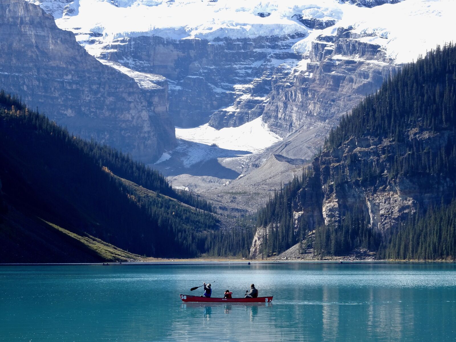 Sony Cyber-shot DSC-HX90V sample photo. Lake louise, canoe, canada photography
