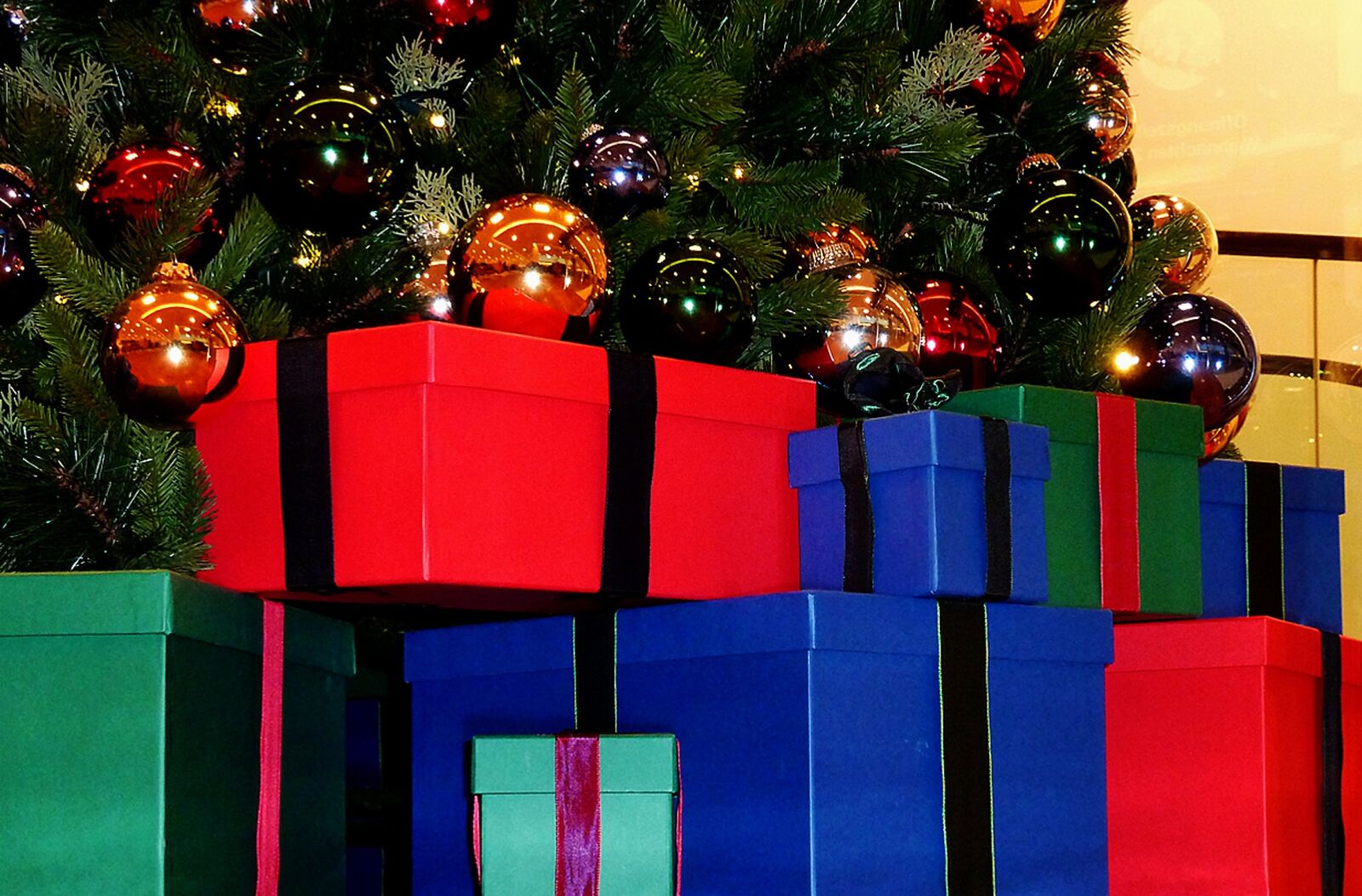 Panasonic DMC-TZ7 sample photo. Gifts, christmas, packaging photography