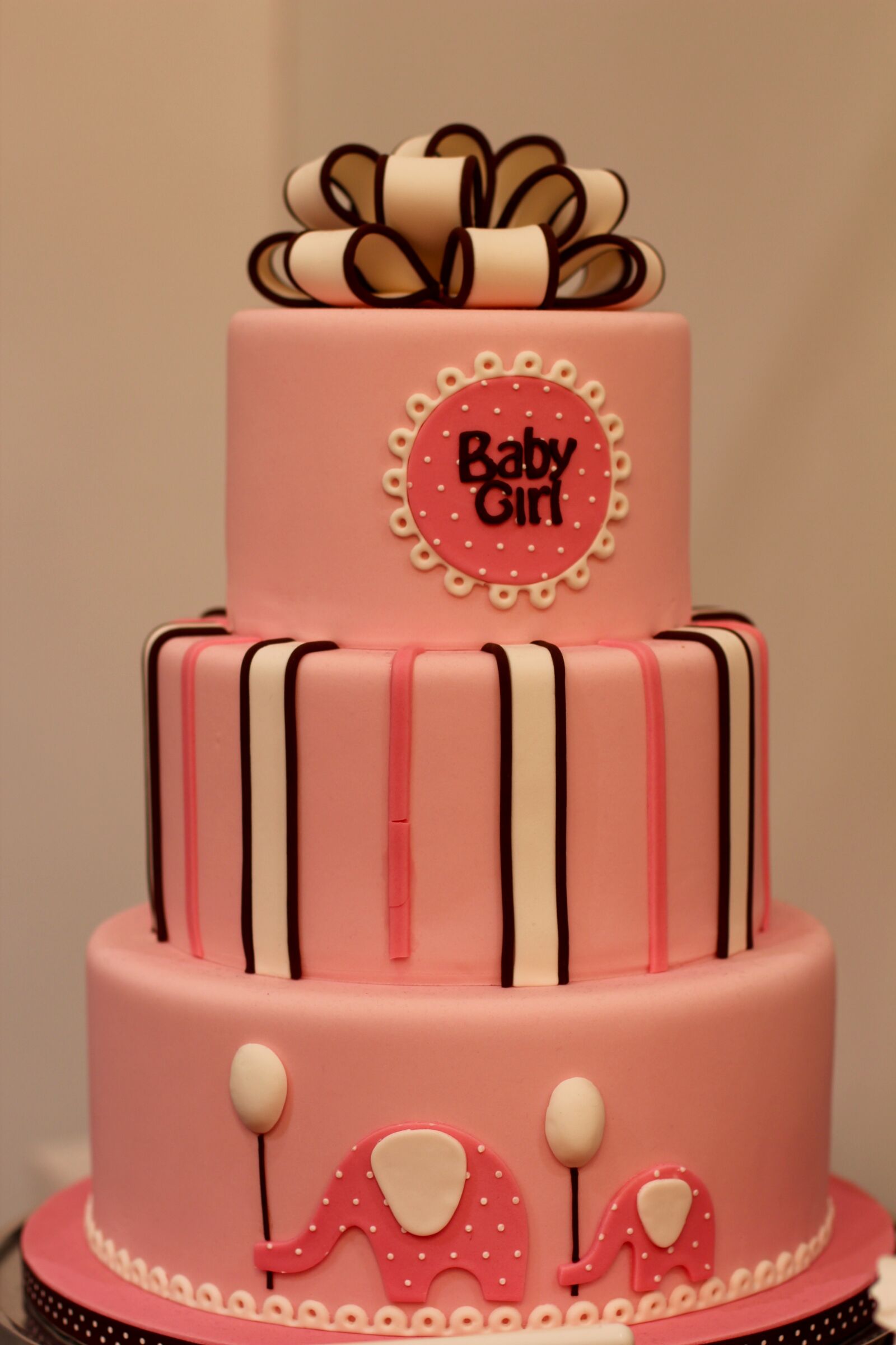 Canon EOS 600D (Rebel EOS T3i / EOS Kiss X5) + Canon EF 50mm F1.4 USM sample photo. Baby, girl, cake photography