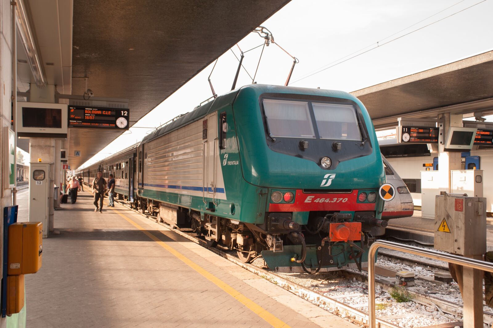 Nikon D700 sample photo. Railway, railroad, italy photography