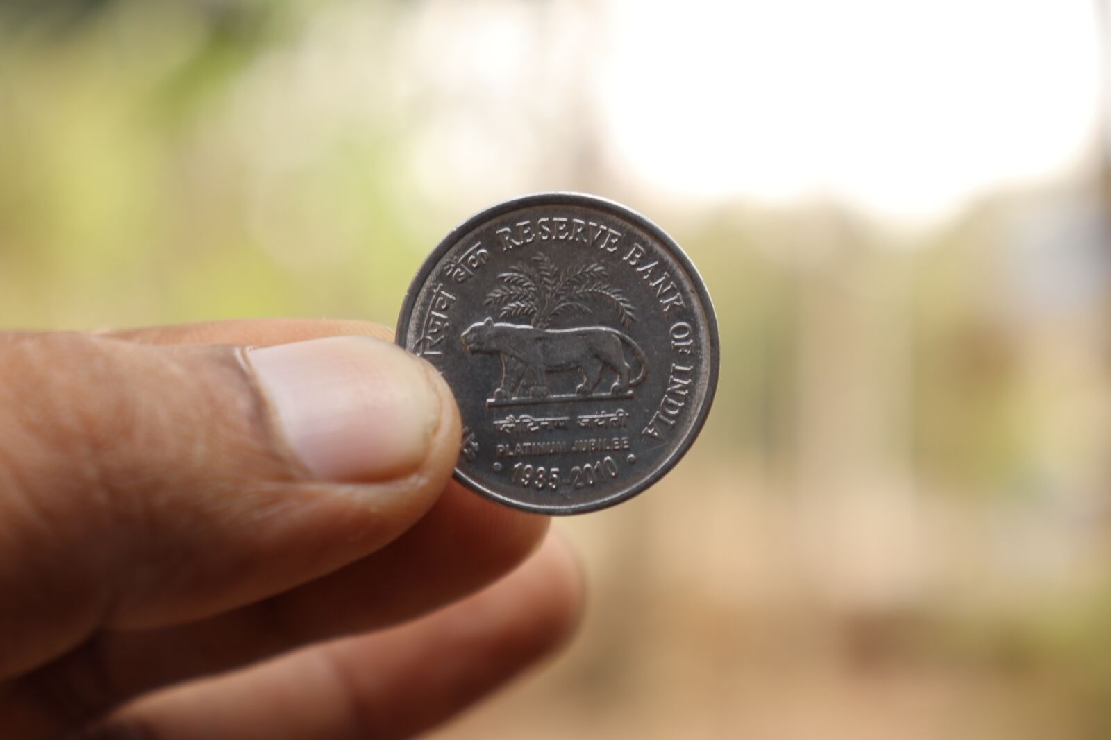 Canon EOS 250D (EOS Rebel SL3 / EOS Kiss X10 / EOS 200D II) sample photo. Coin, india, indian coin photography