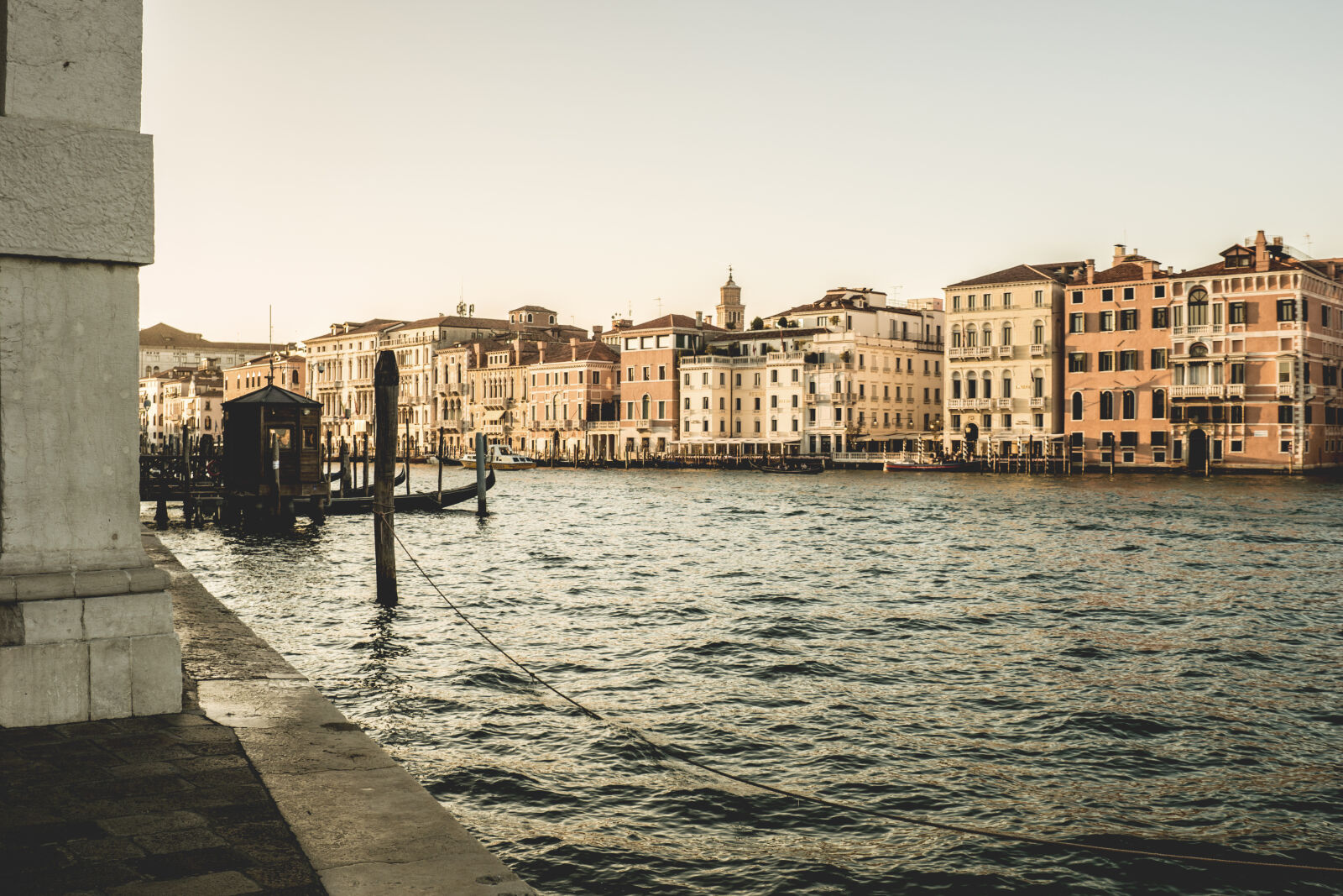 24-70mm F2.8-2.8 SSM sample photo. Architecture, boat, buildings, canal photography