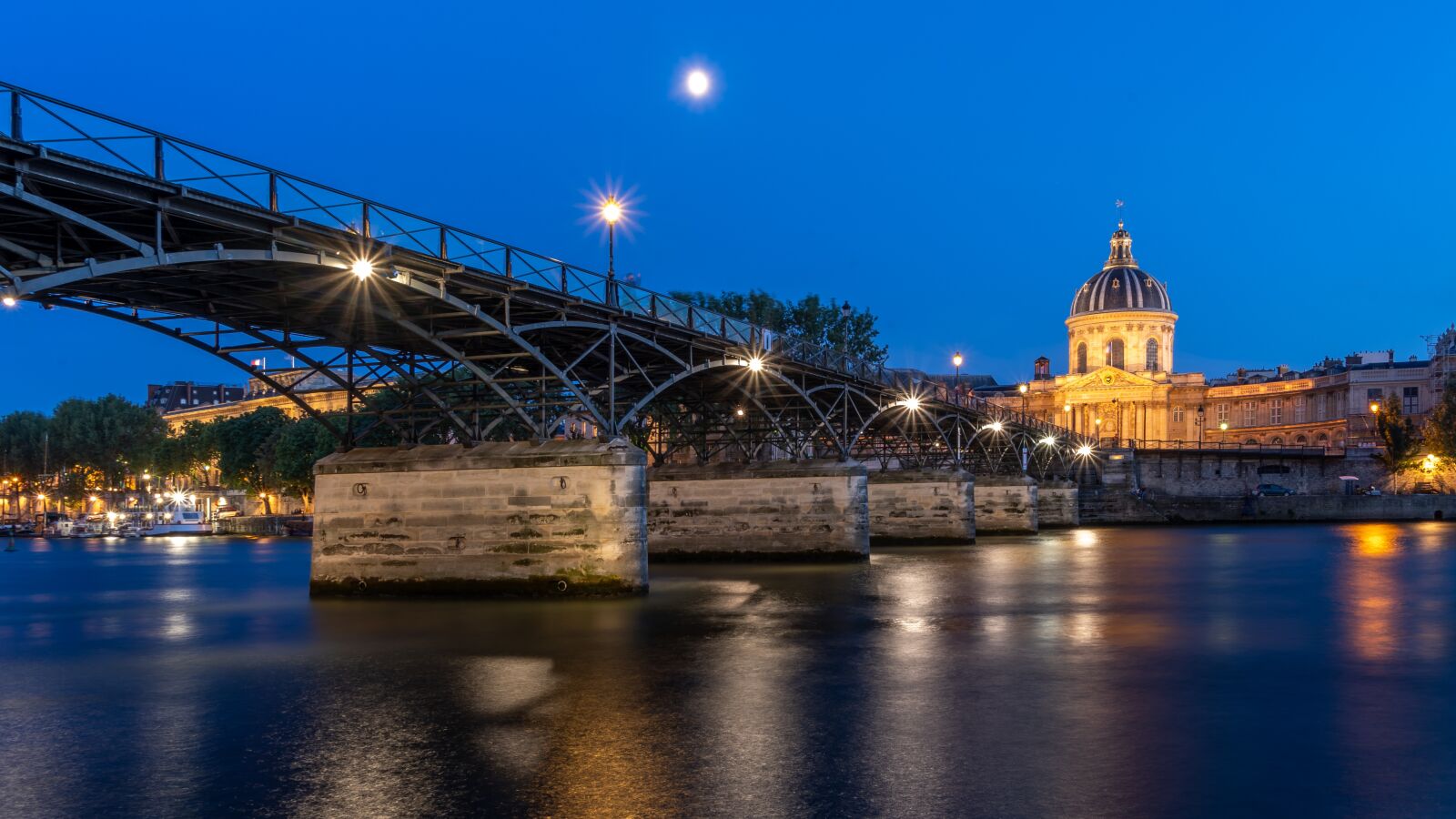 Sony a7 III + Sony FE 24-240mm F3.5-6.3 OSS sample photo. Paris, river, pont des photography