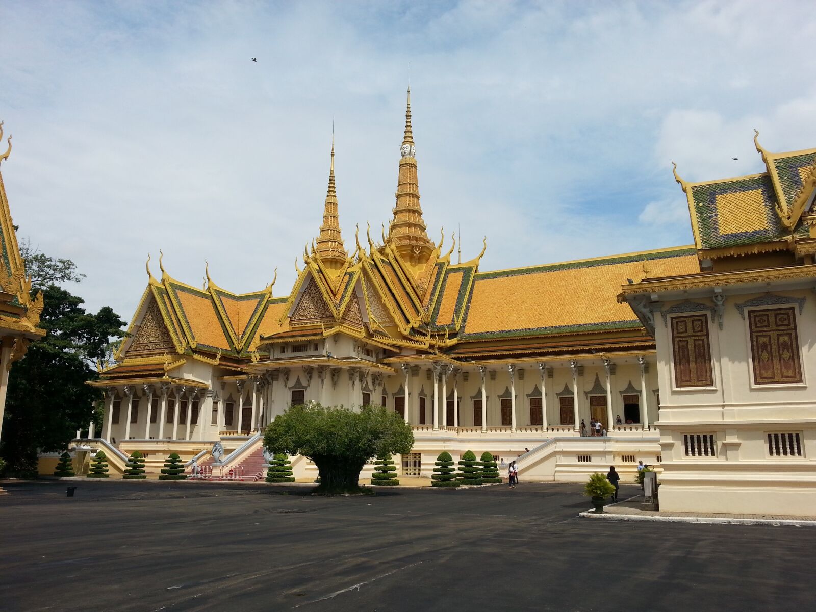 Samsung Galaxy S3 sample photo. Cambodia, phnom penh, royal photography