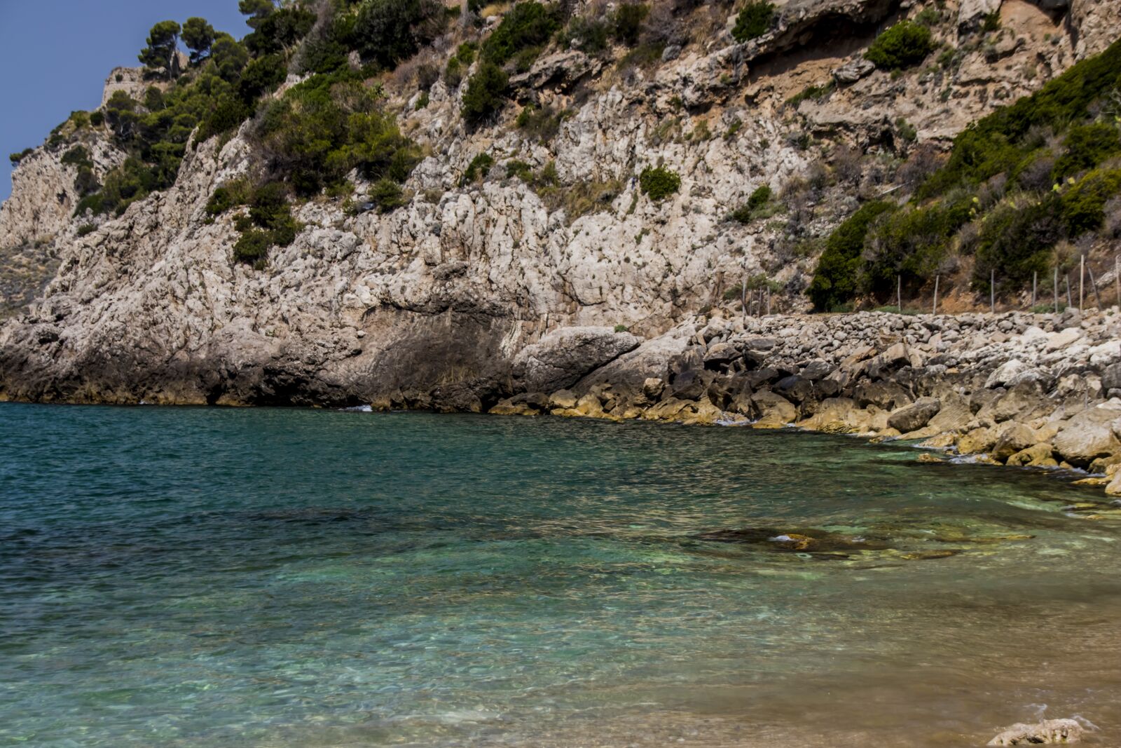 Canon EOS 80D sample photo. Sea, rocks, cliffs photography