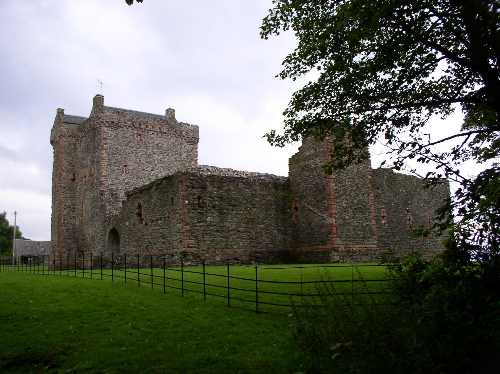 Olympus C4100Z,C4000Z sample photo. Scotland, architecture, castle photography