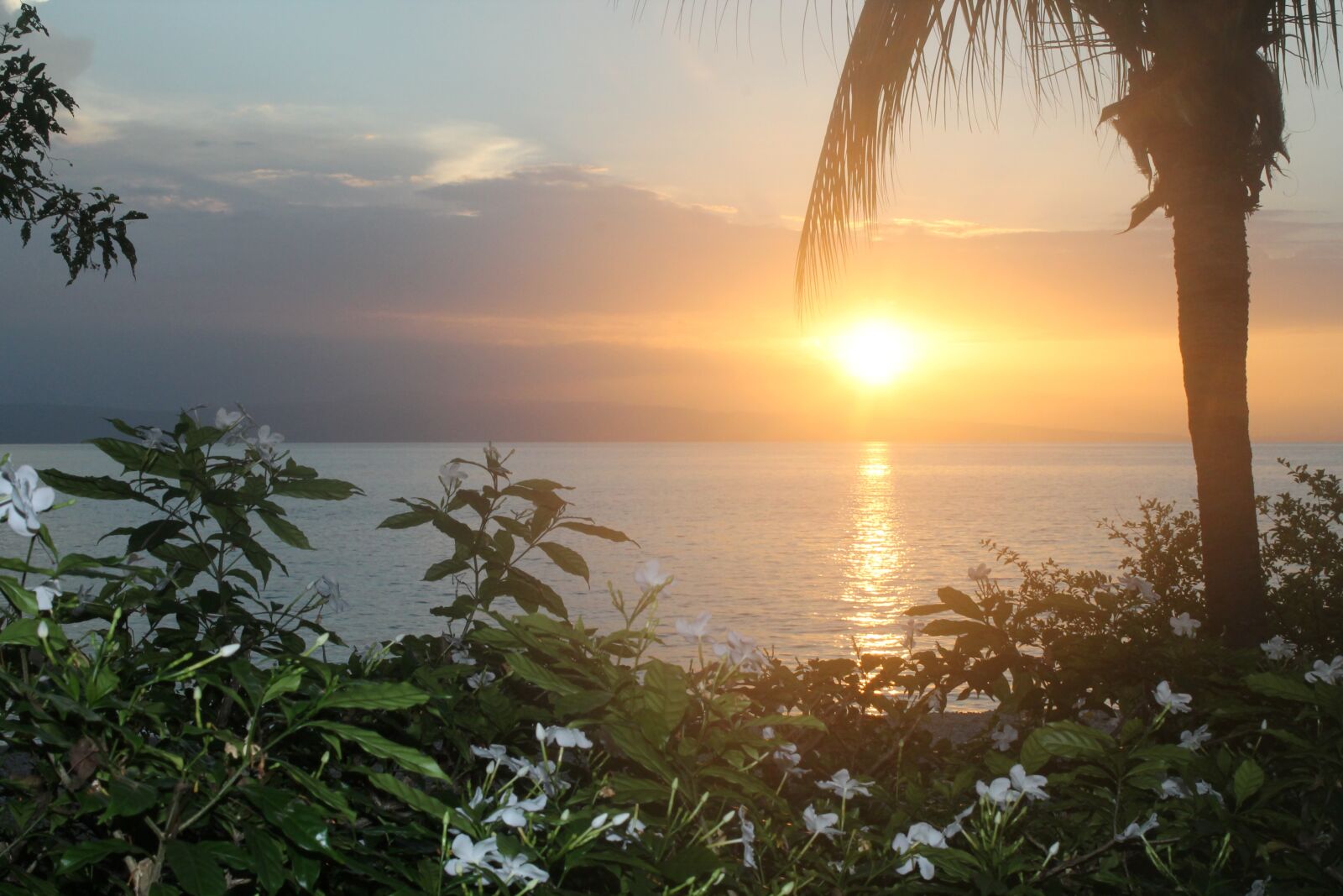 Canon EOS 1100D (EOS Rebel T3 / EOS Kiss X50) sample photo. Good evening, sunset, paradise photography