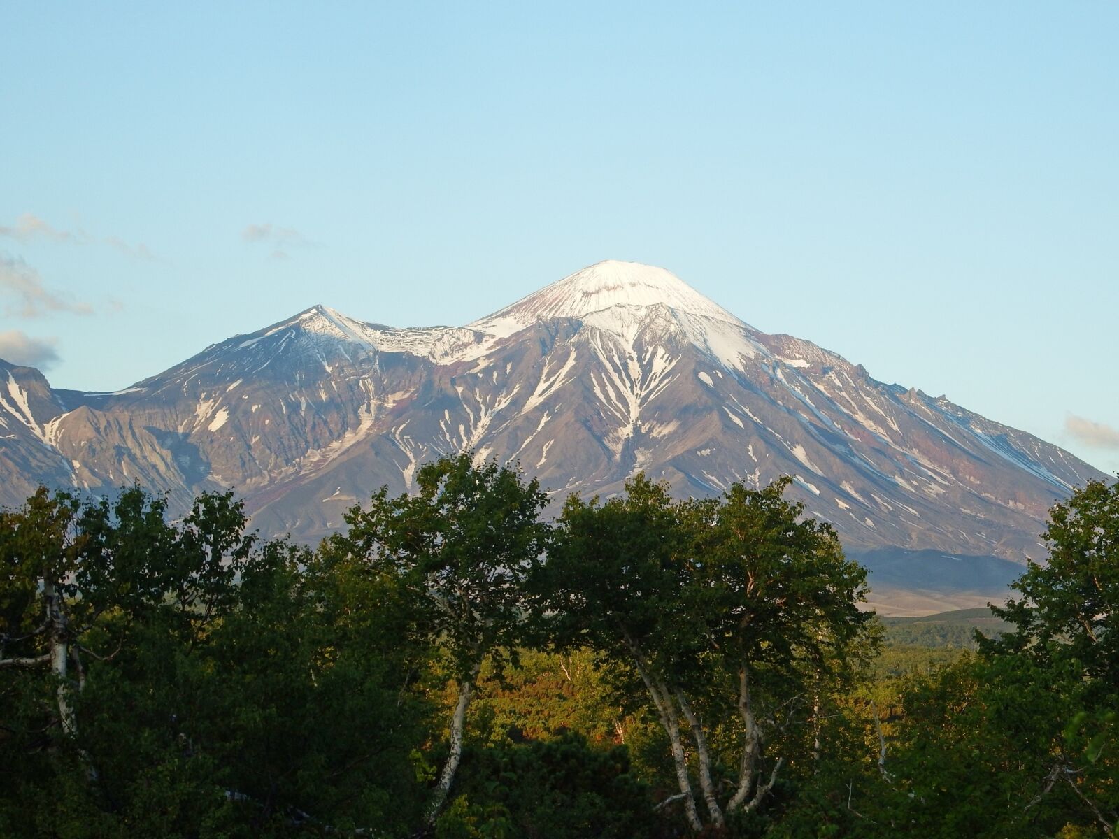 Fujifilm FinePix S1 sample photo. Volcano, forest, autumn photography