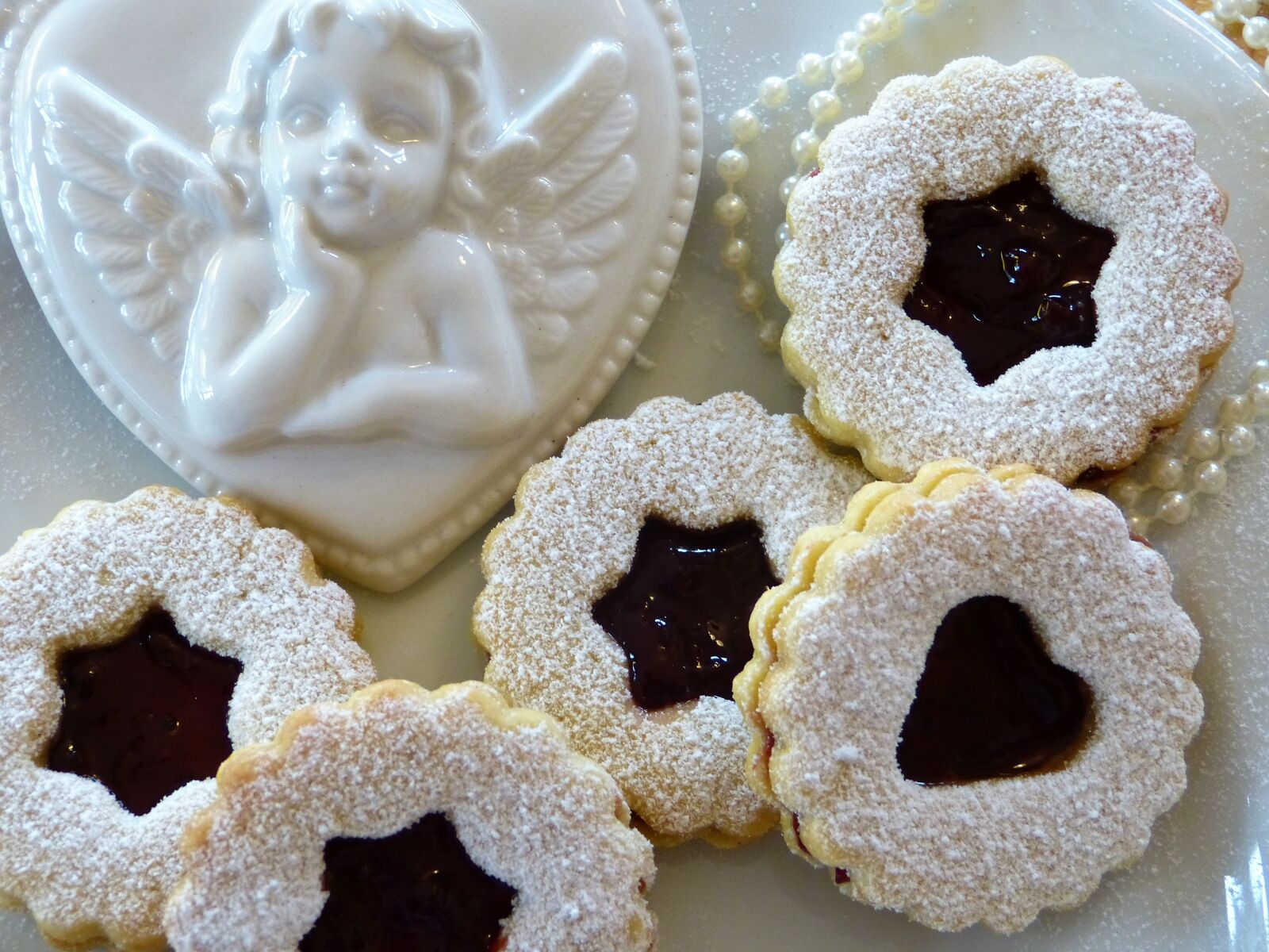 Panasonic Lumix DMC-FZ150 sample photo. Rogues, cookie, christmas cookies photography
