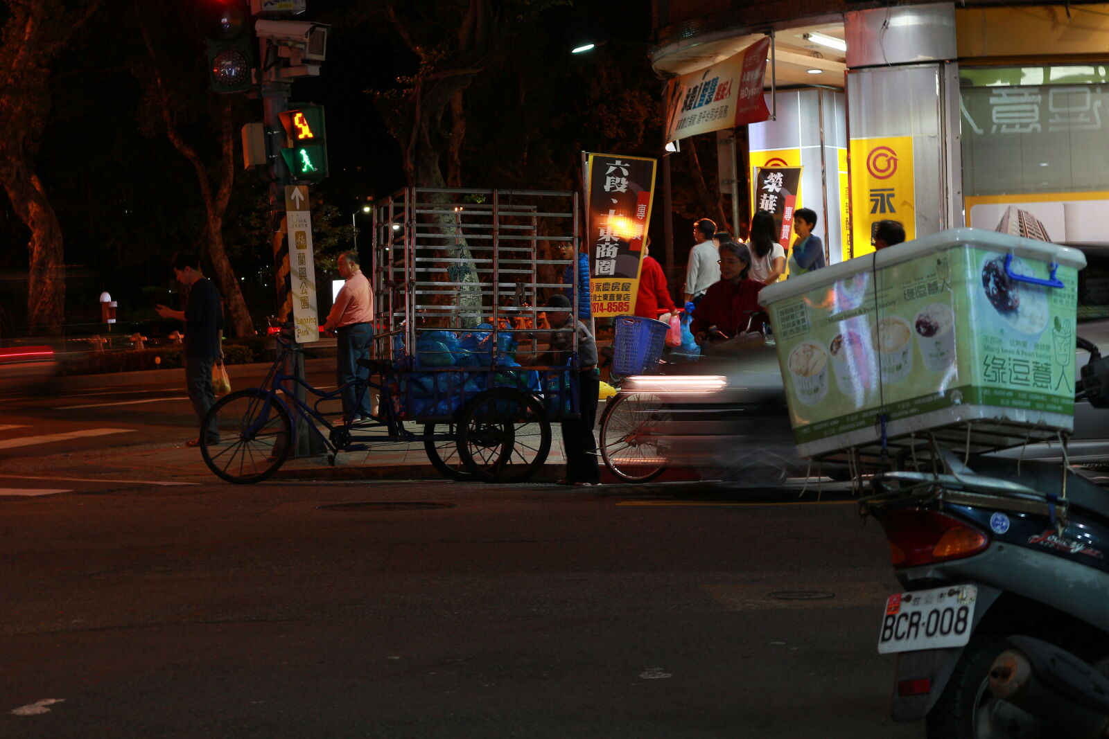 Canon EOS M sample photo