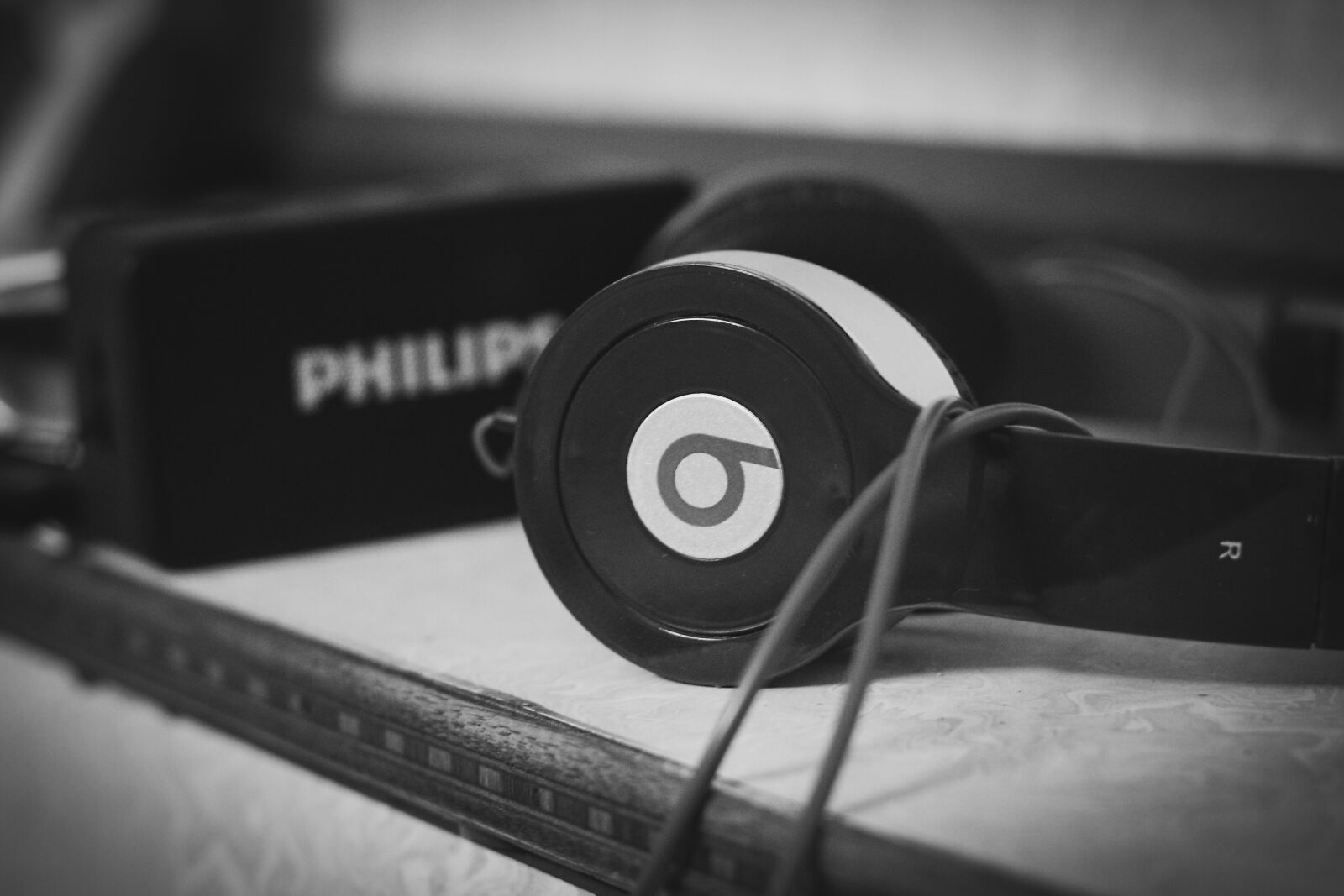 Canon EOS 700D (EOS Rebel T5i / EOS Kiss X7i) sample photo. Beats, black, and, white photography