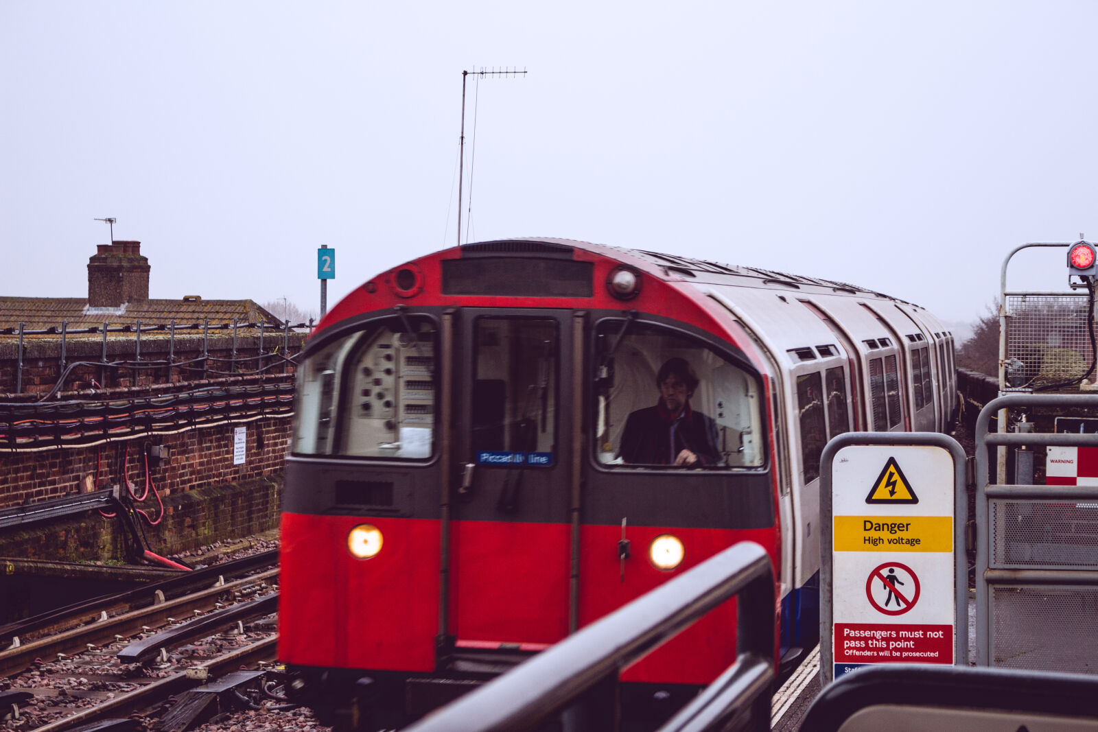 Canon EOS 700D (EOS Rebel T5i / EOS Kiss X7i) sample photo. Daylight, locomotive, modern, outdoors photography