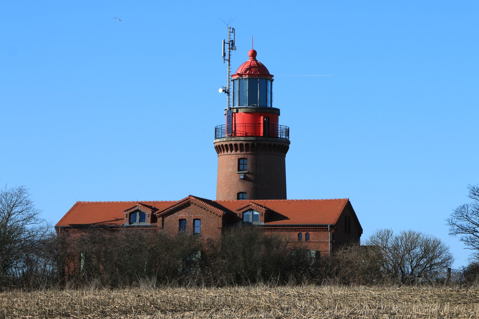 Canon EOS 70D + Canon EF 24-105mm F4L IS USM sample photo. Lighthouse, bastorf, architecture photography