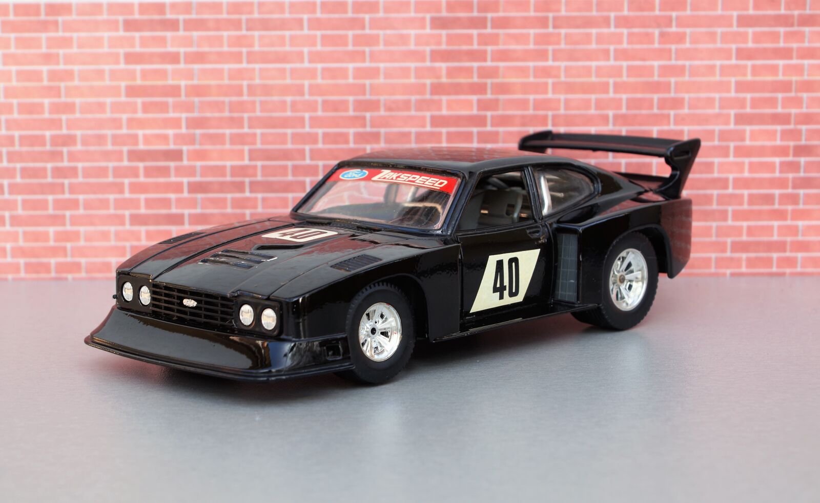 Sony DT 18-70mm F3.5-5.6 sample photo. Model car, ford, capri photography