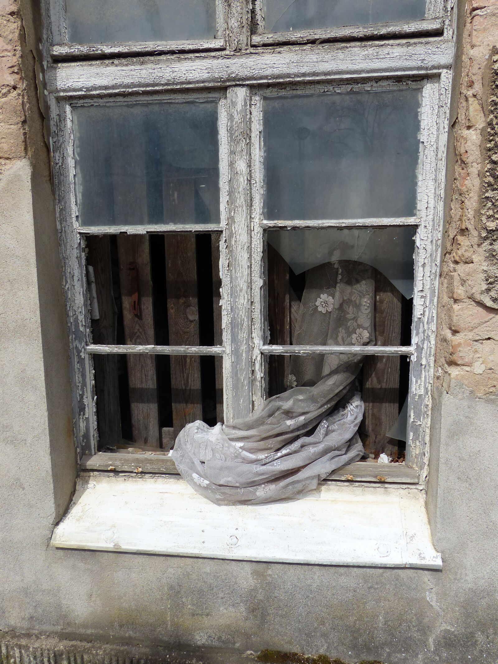 Panasonic Lumix DMC-FZ200 sample photo. Building, collapse, break up photography