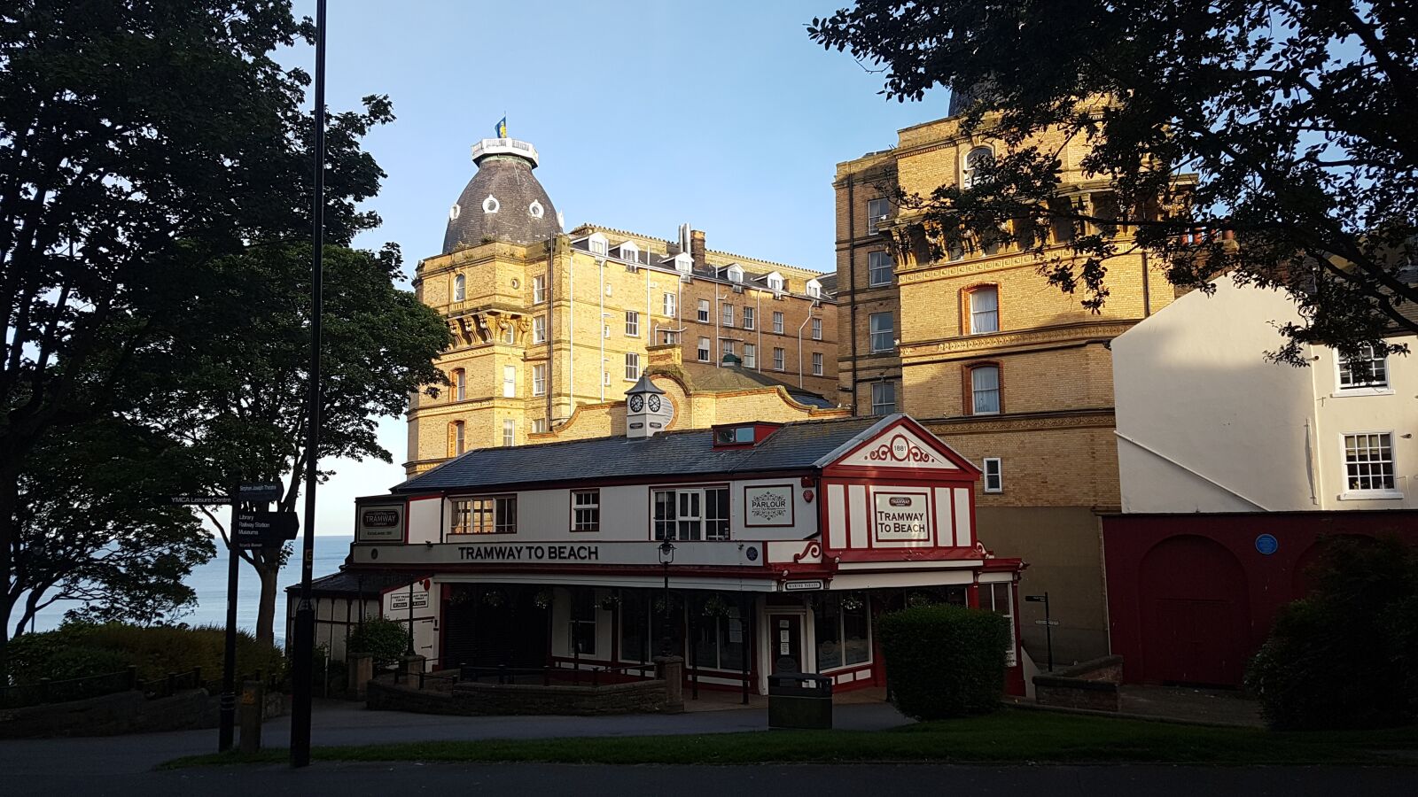 Samsung Galaxy S7 Edge sample photo. Scarborough, grand hotel, cliff photography