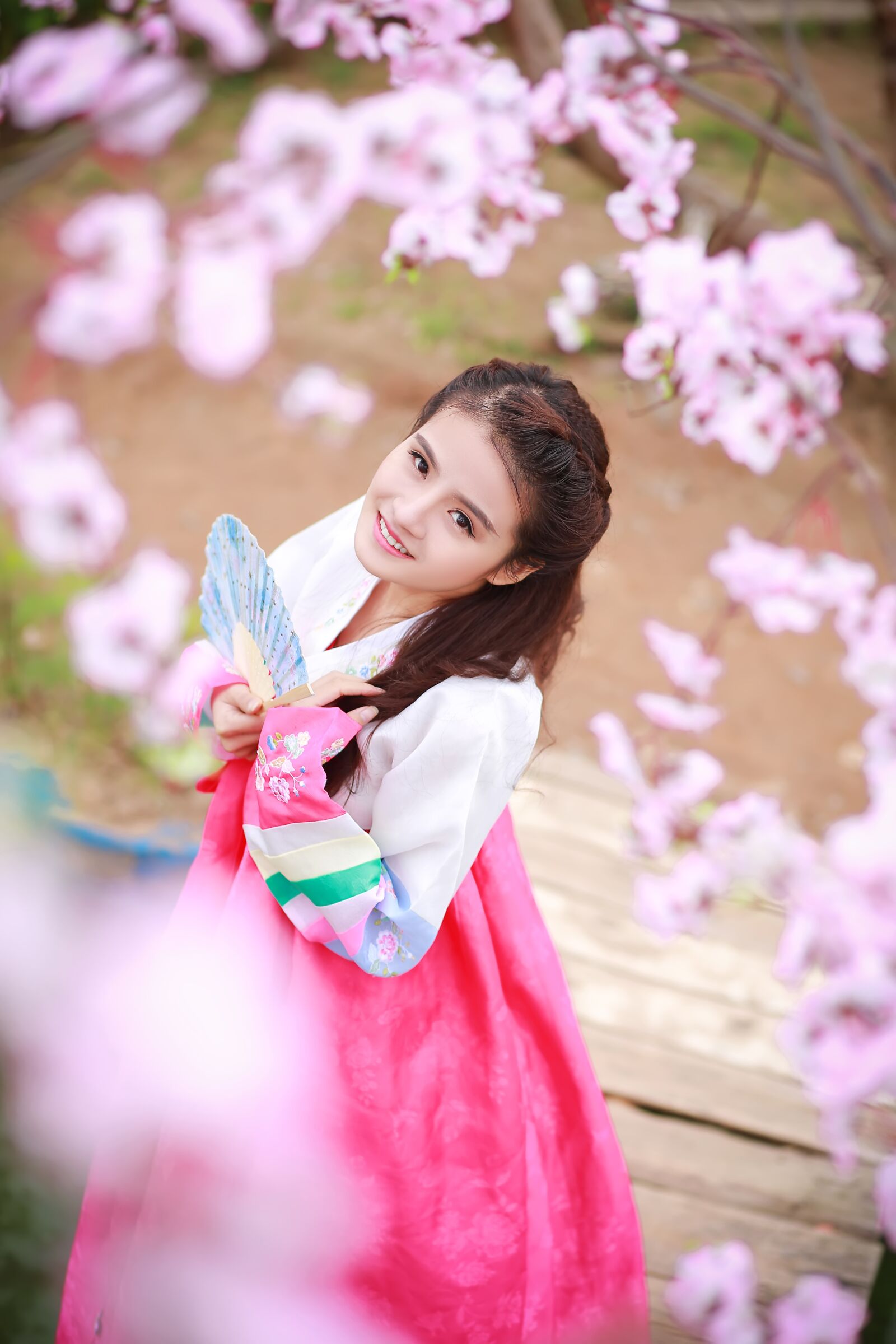 Canon EF 85mm F1.8 USM sample photo. Flower, girl, nature photography