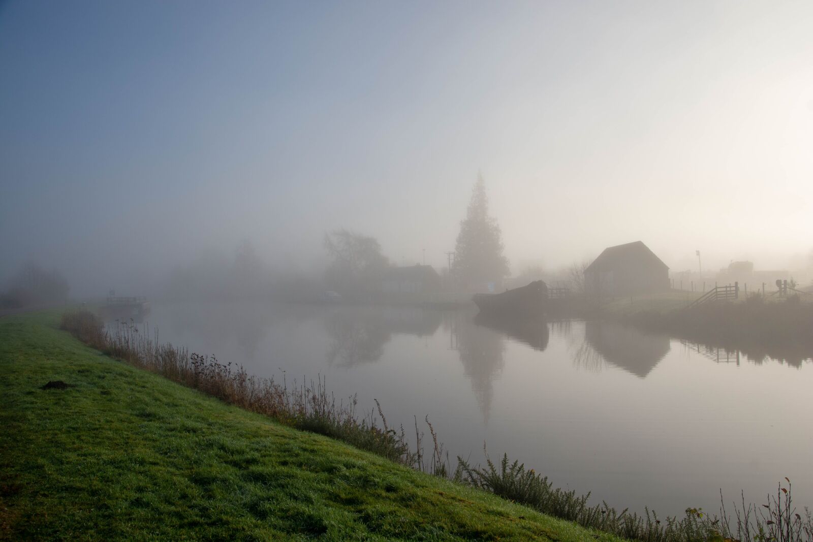 Nikon D7100 sample photo. Scotland, caledonia canal, mist photography