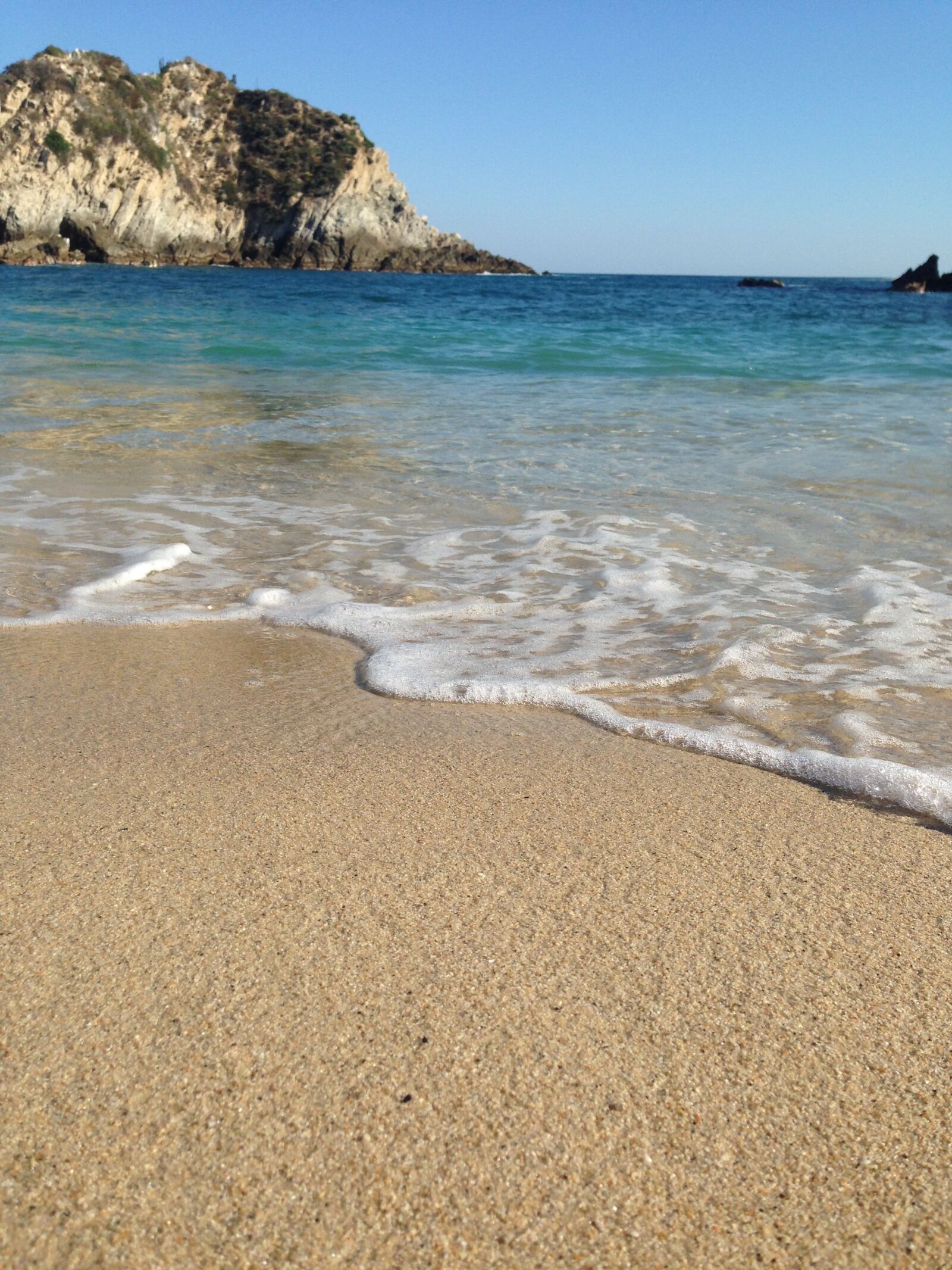 iPhone 5 back camera 4.12mm f/2.4 sample photo. Beach, blue, sand, sand photography