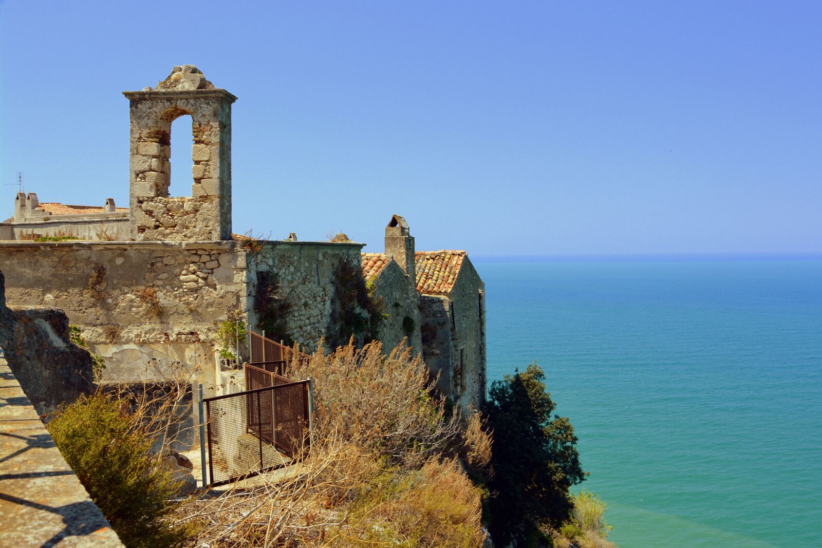 Nikon D7100 sample photo. Wall, sea, ancient photography