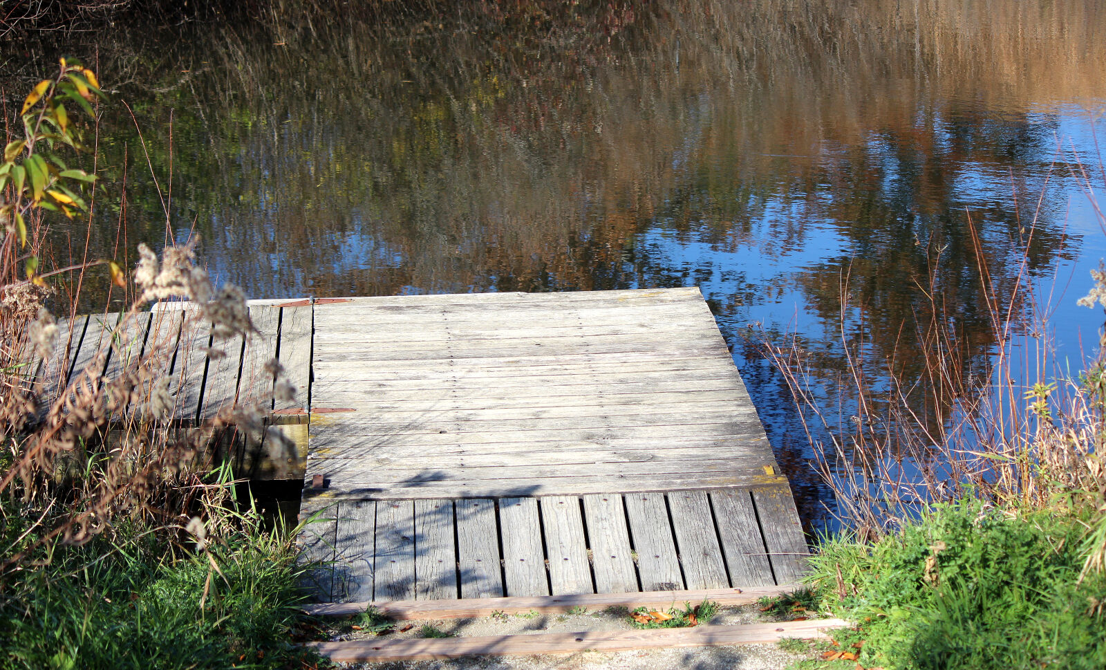 Canon EF-S 55-250mm F4-5.6 IS II sample photo. Water, nature, dock photography
