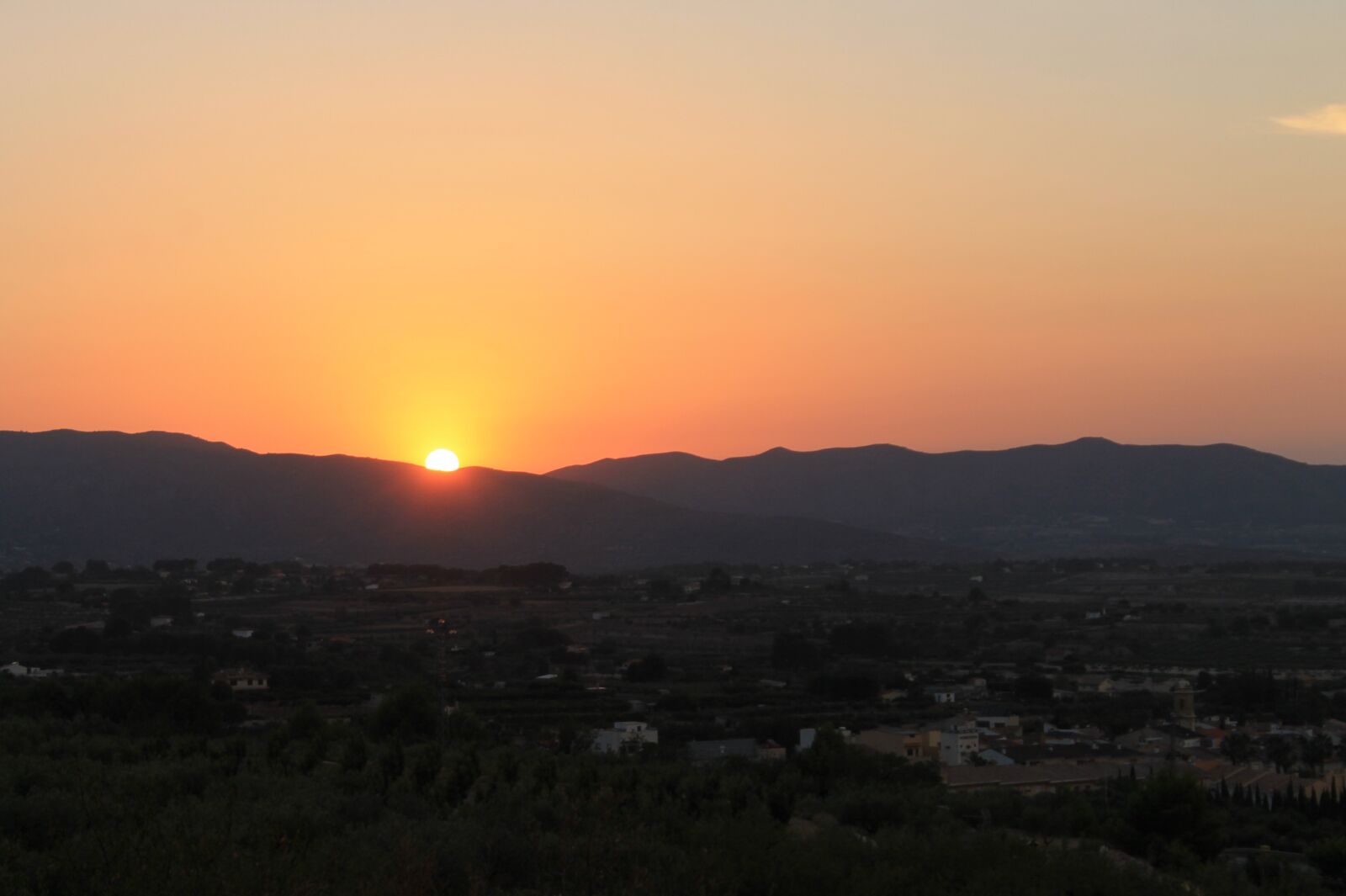 Canon EOS 1100D (EOS Rebel T3 / EOS Kiss X50) sample photo. Landscape, sunset, sun photography