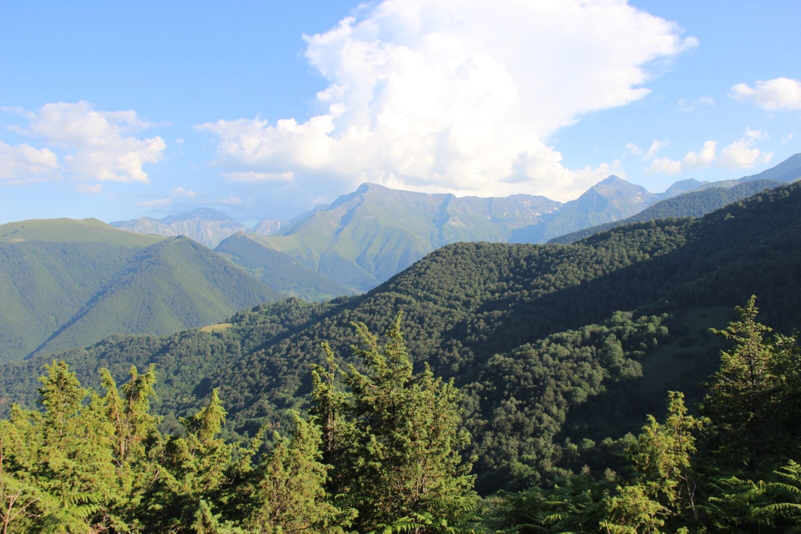 Canon EF-S 18-135mm F3.5-5.6 IS sample photo. Mountain, landscape, panorama photography