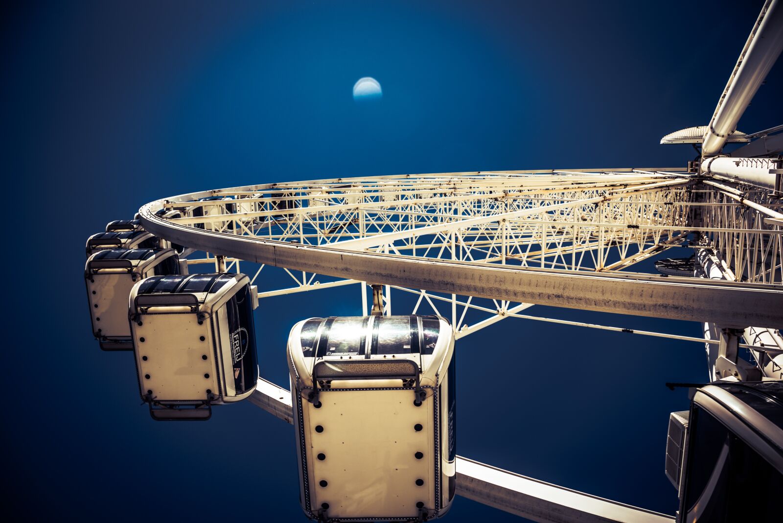 Nikon D750 sample photo. England, wheel, fun photography