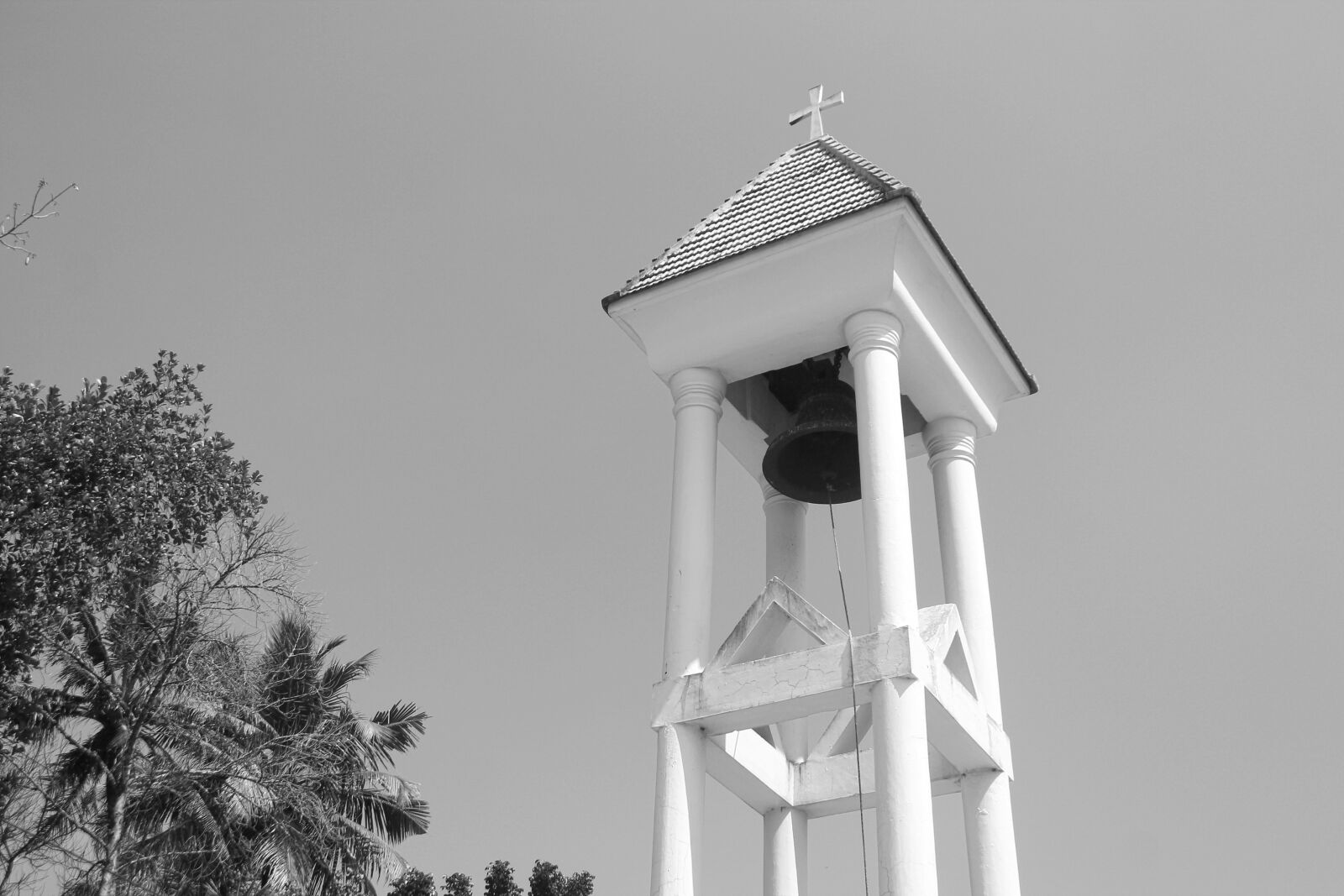 Canon EOS 1100D (EOS Rebel T3 / EOS Kiss X50) sample photo. Paliakkara church, st george photography