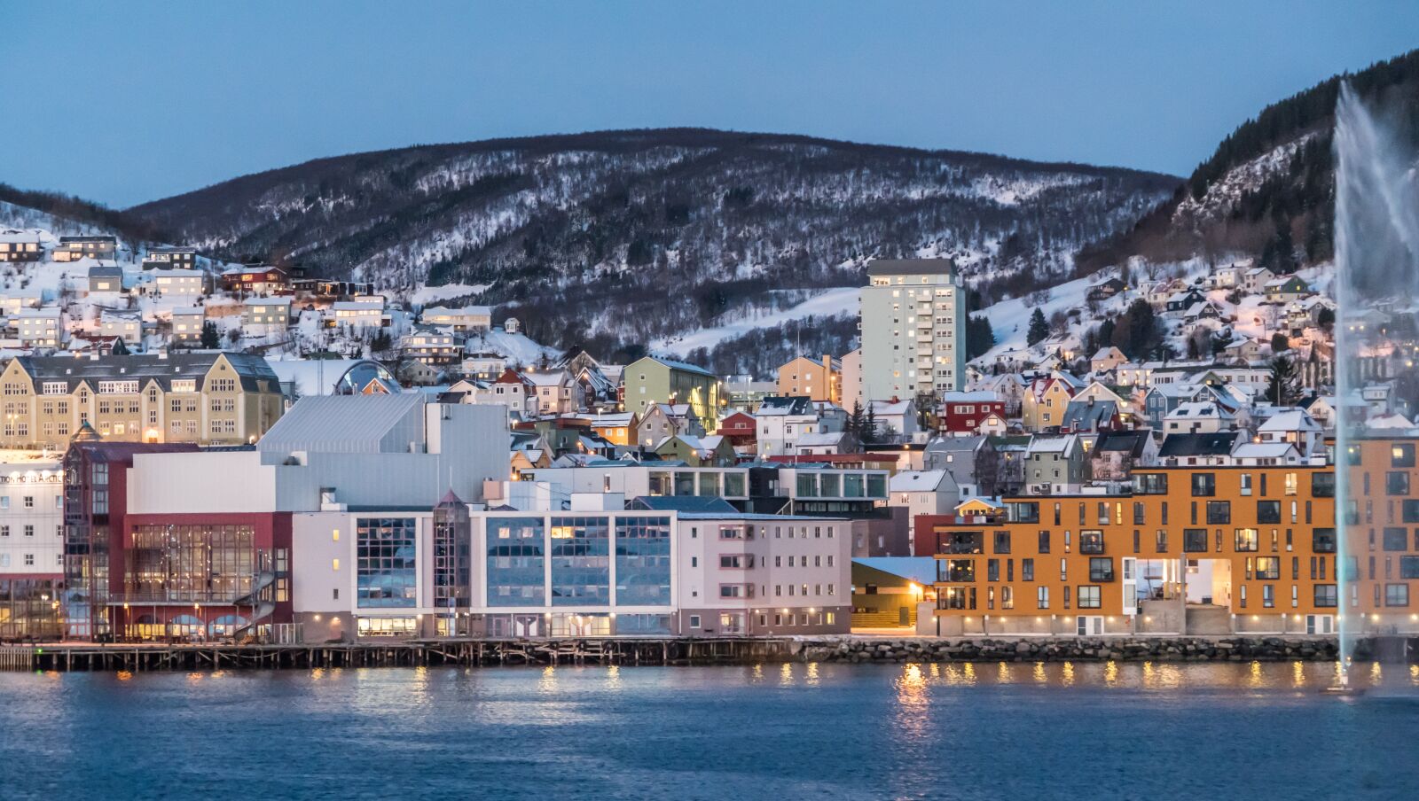 Sony a7R II + Sony FE 24-240mm F3.5-6.3 OSS sample photo. Norway, coast line, water photography