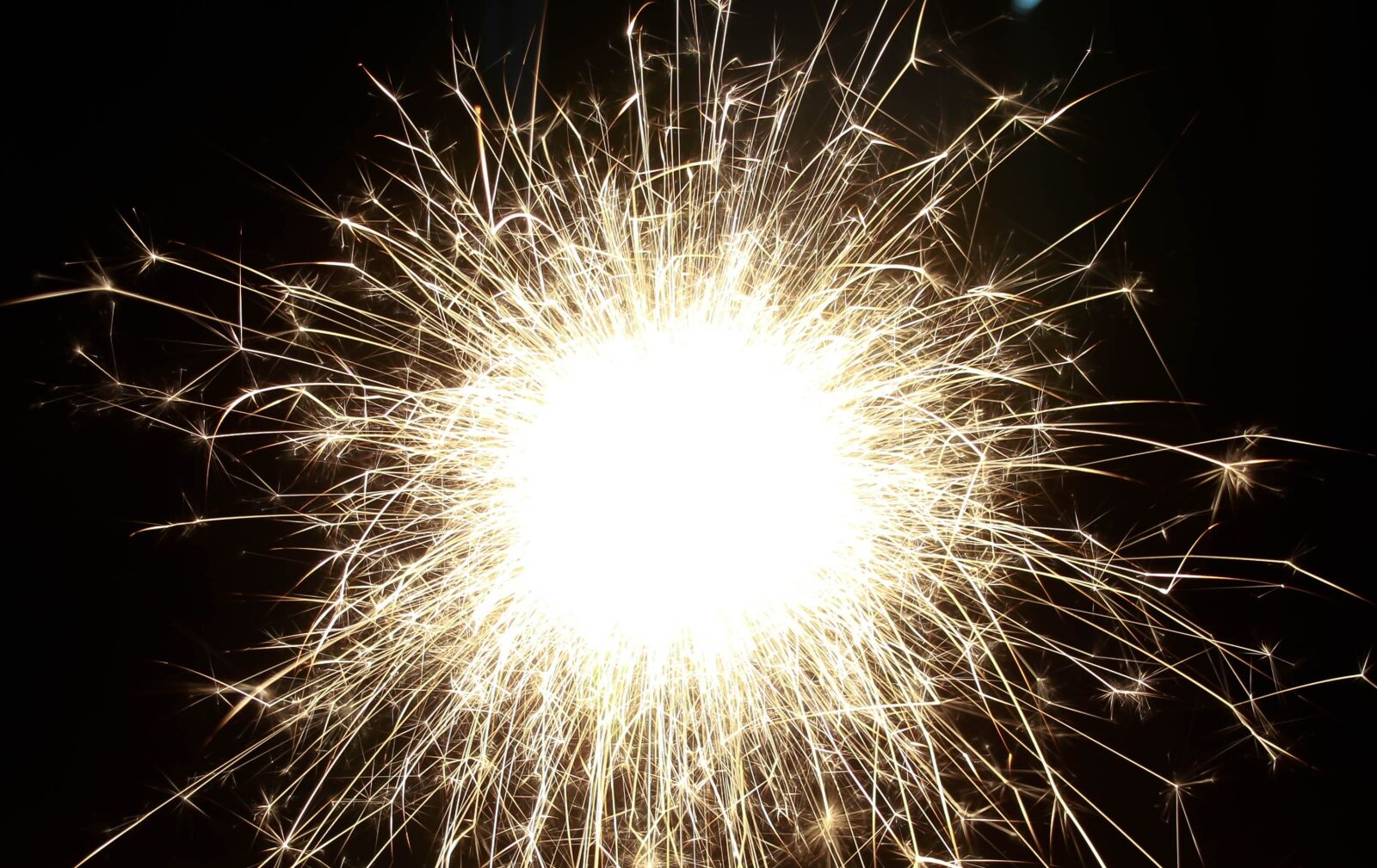 Canon EOS 600D (Rebel EOS T3i / EOS Kiss X5) sample photo. Fireworks, explosion, light photography