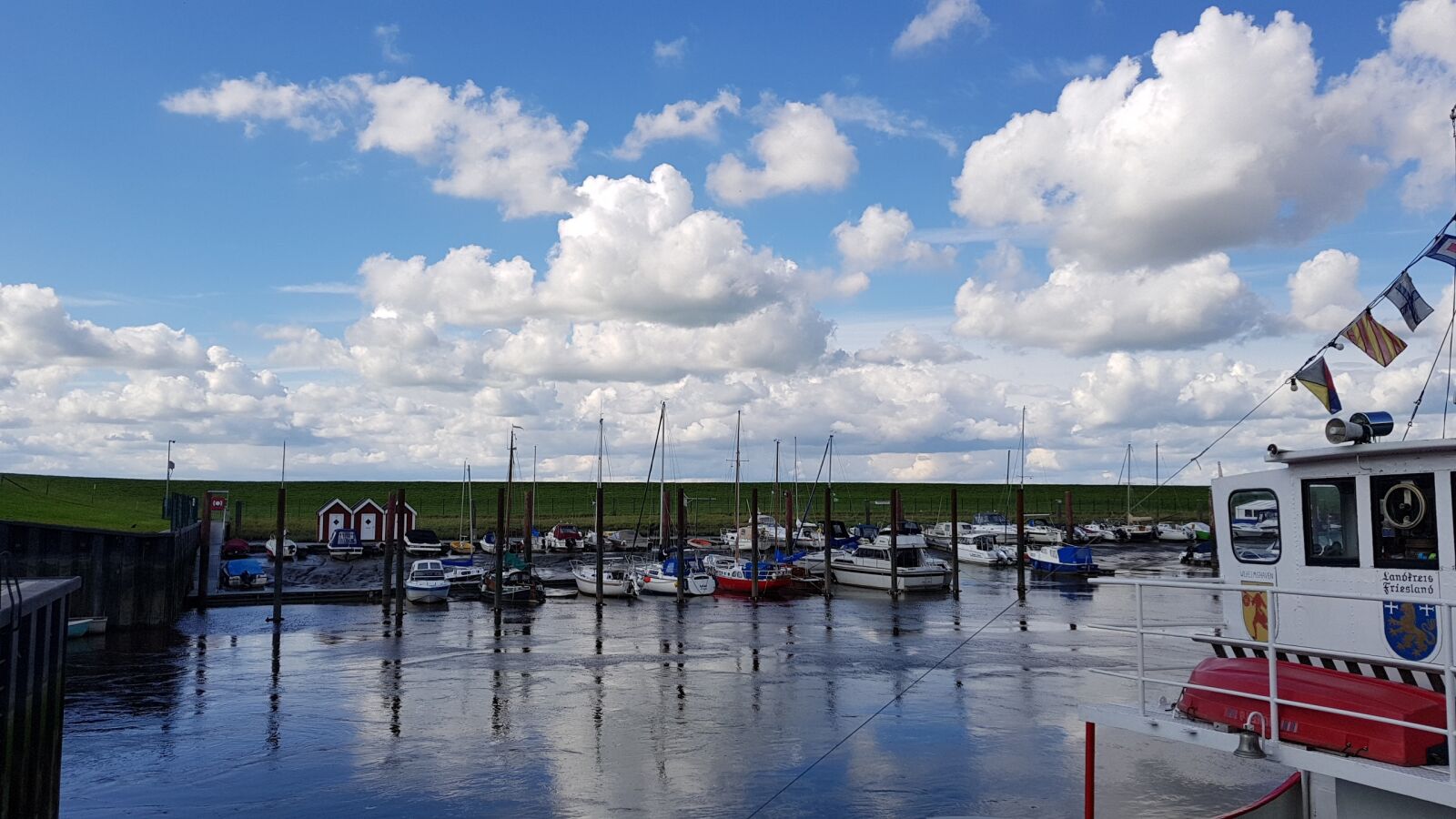 Samsung Galaxy S8 sample photo. Port, clouds, sea photography