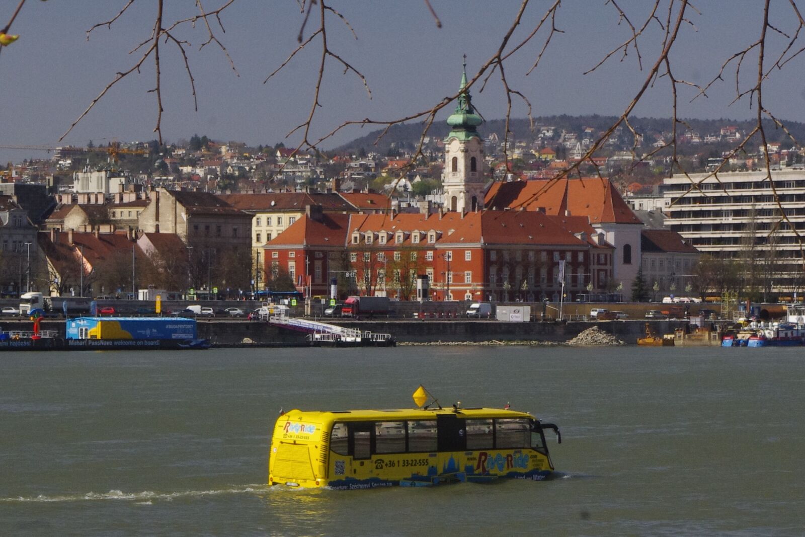 Pentax K-r sample photo. Budapest, river, bus photography