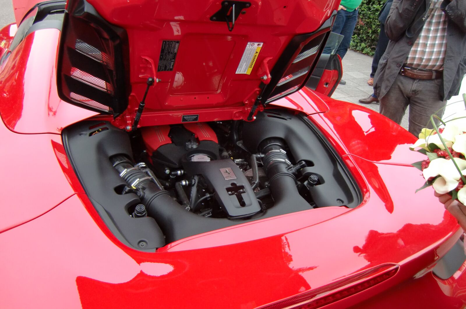 CASIO EX-H10 sample photo. Ferrari, red, motor photography